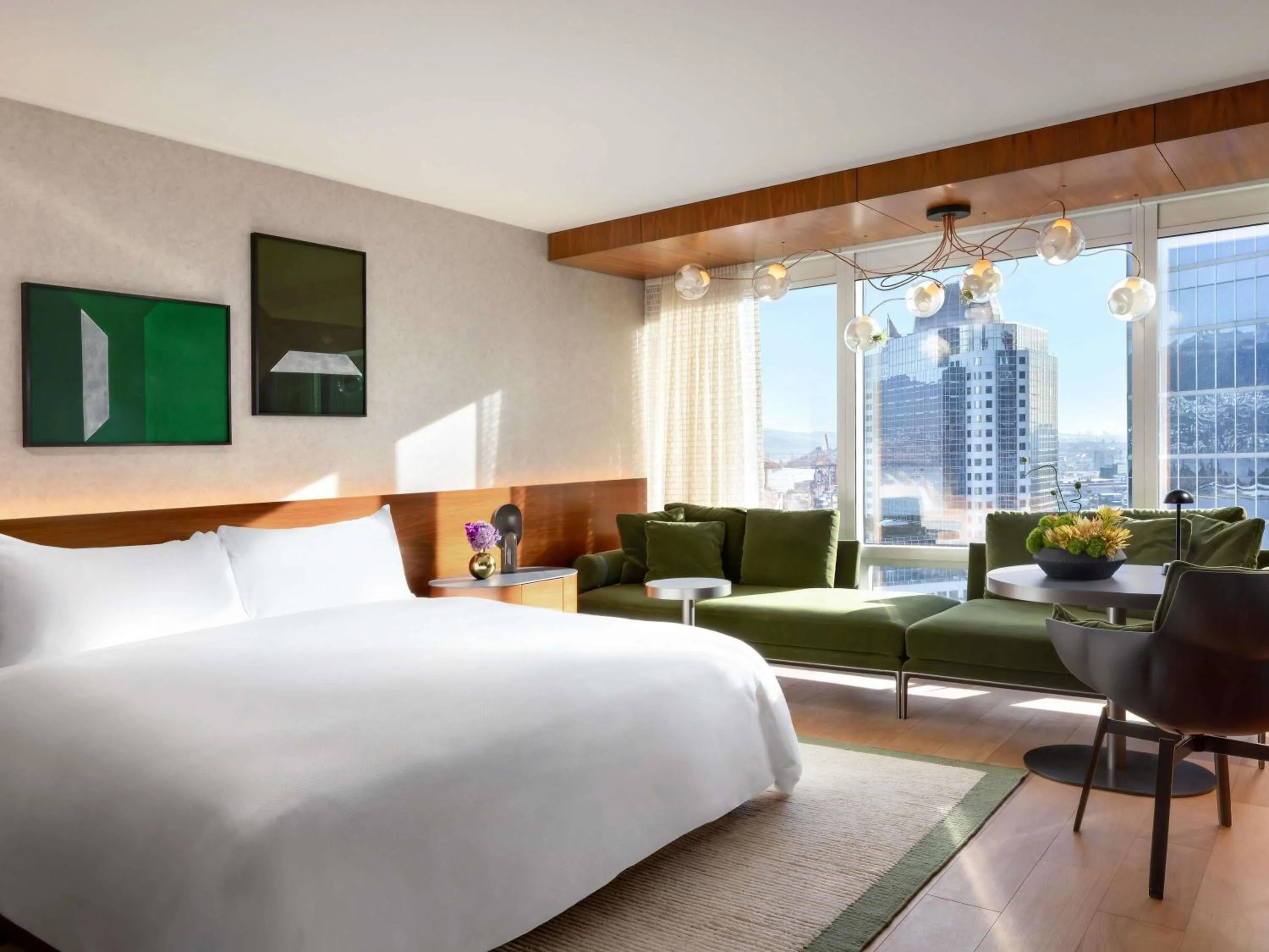 Bedroom, Bed in Fairmont Pacific Rim