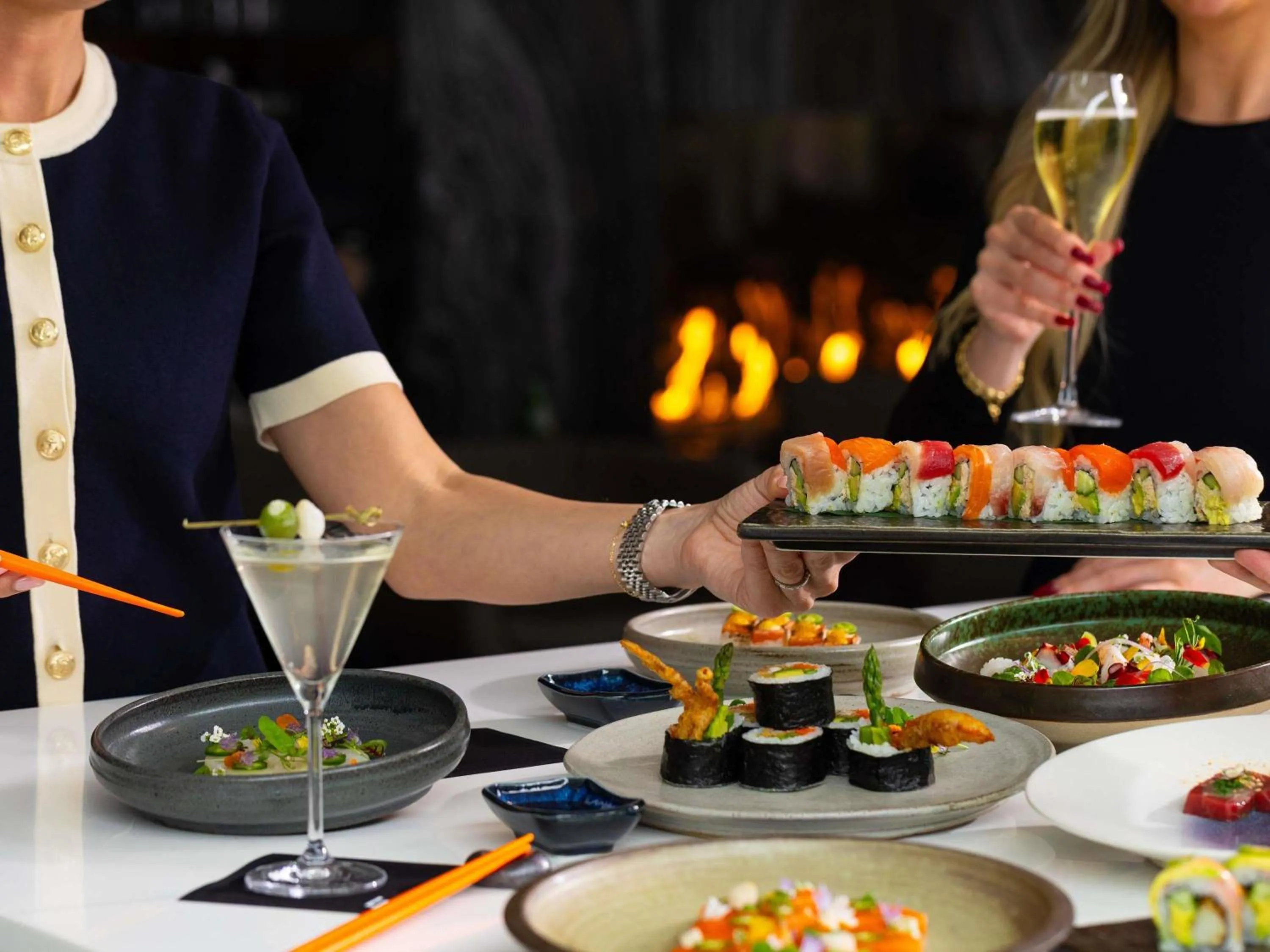 Lounge or bar in Fairmont Pacific Rim