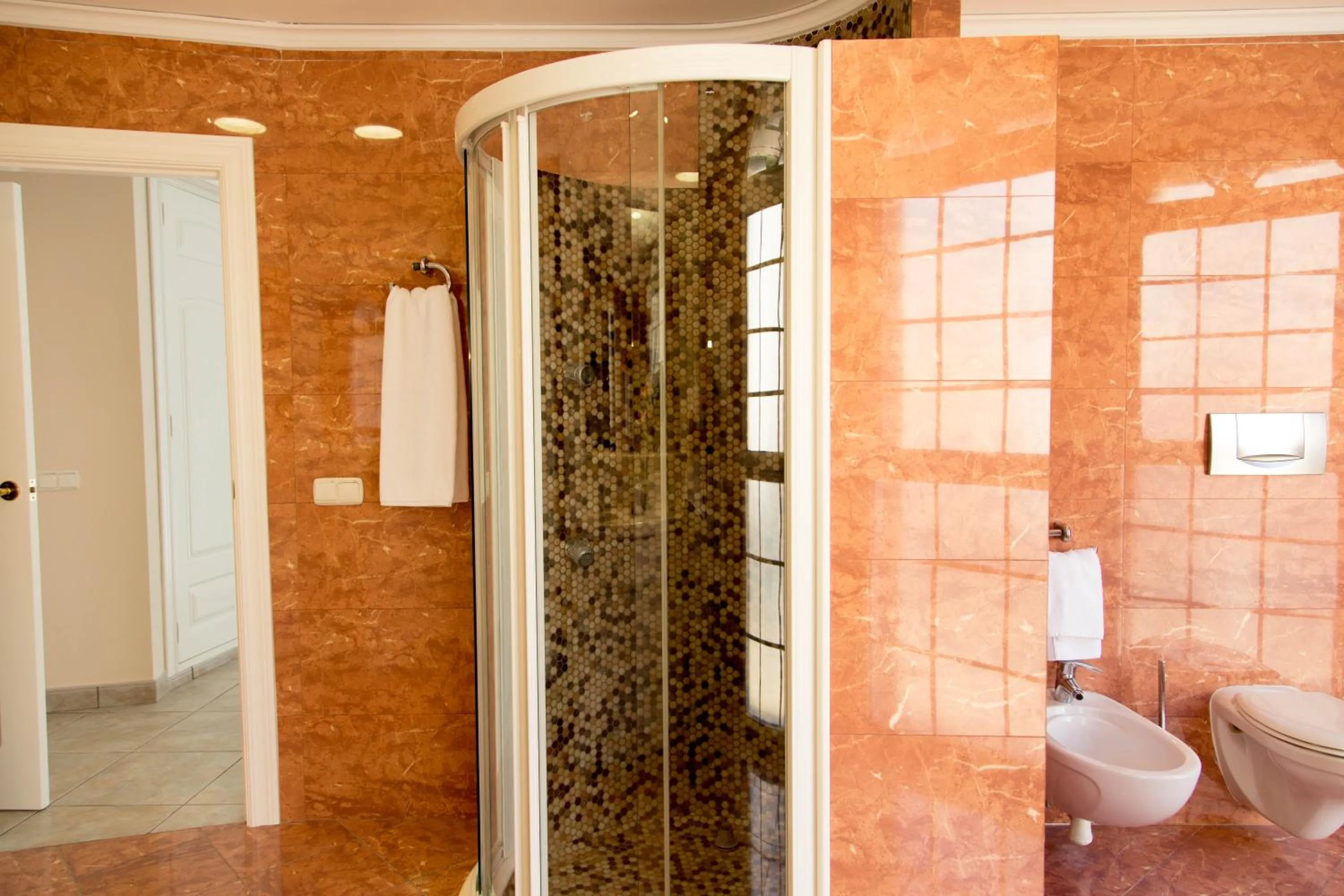 Shower in MD Villa Cullera Cap Blanc