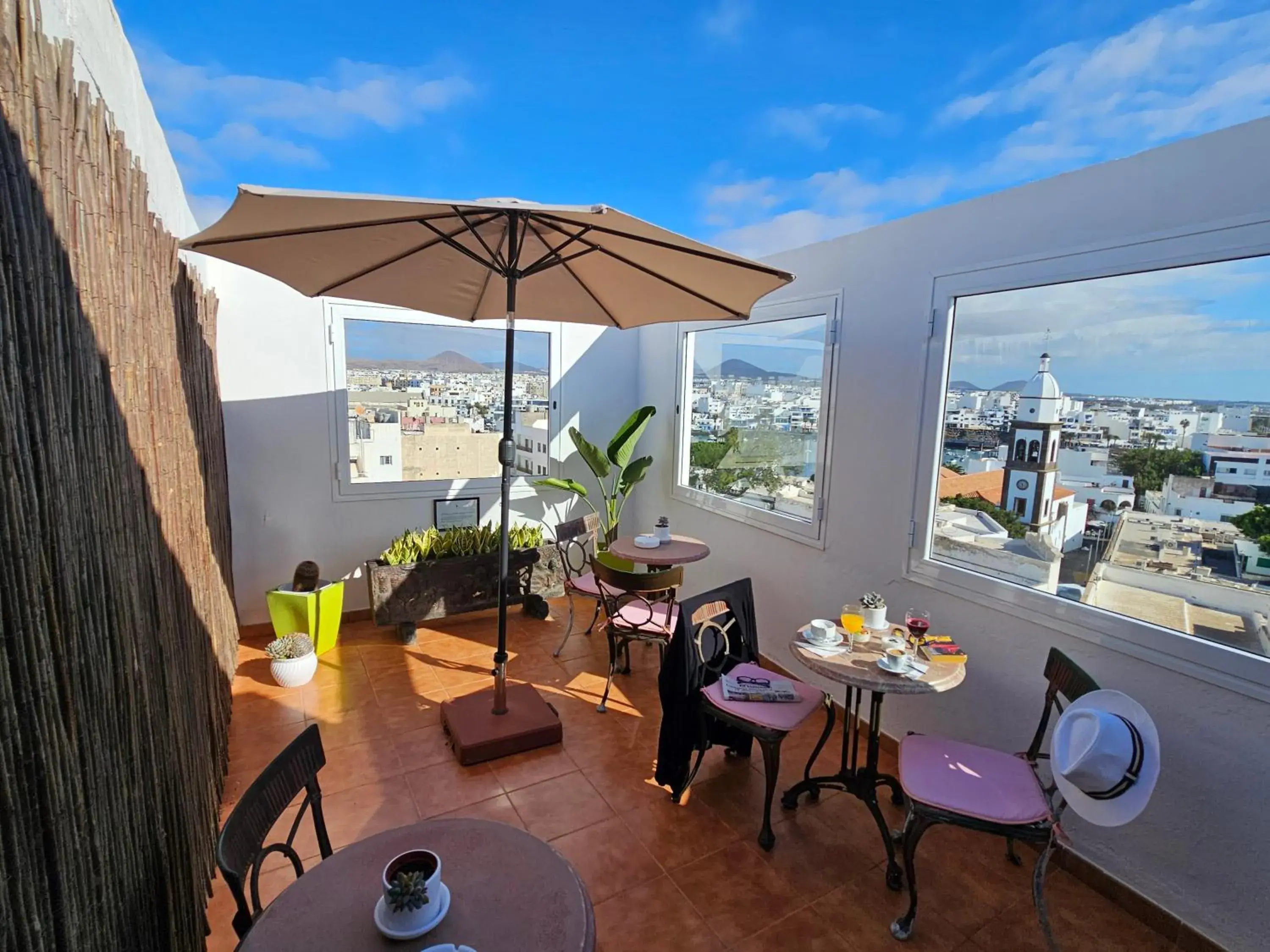 Property building in Hotel Miramar Property building in Hotel Miramar