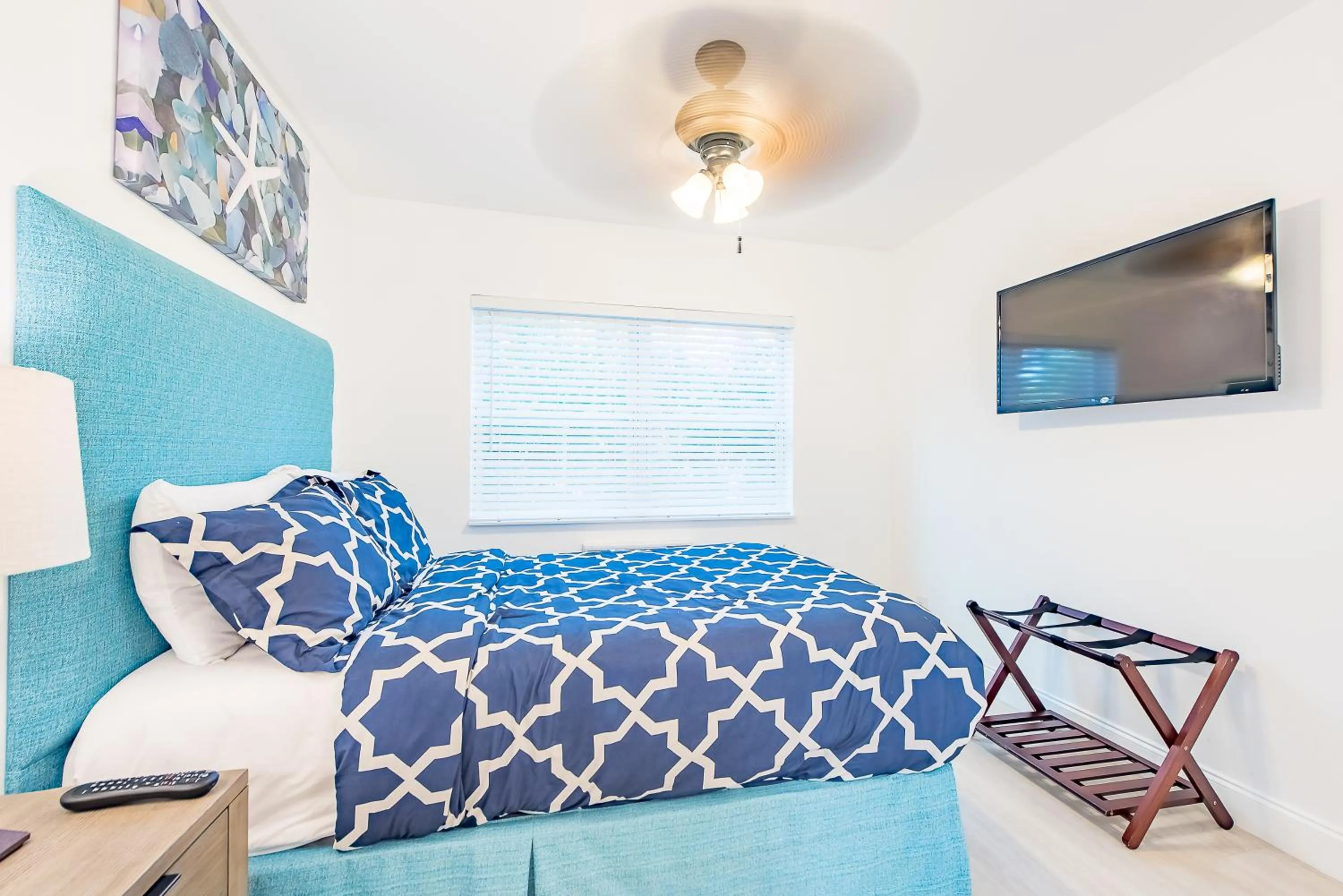 Bed in Sea Beach Plaza