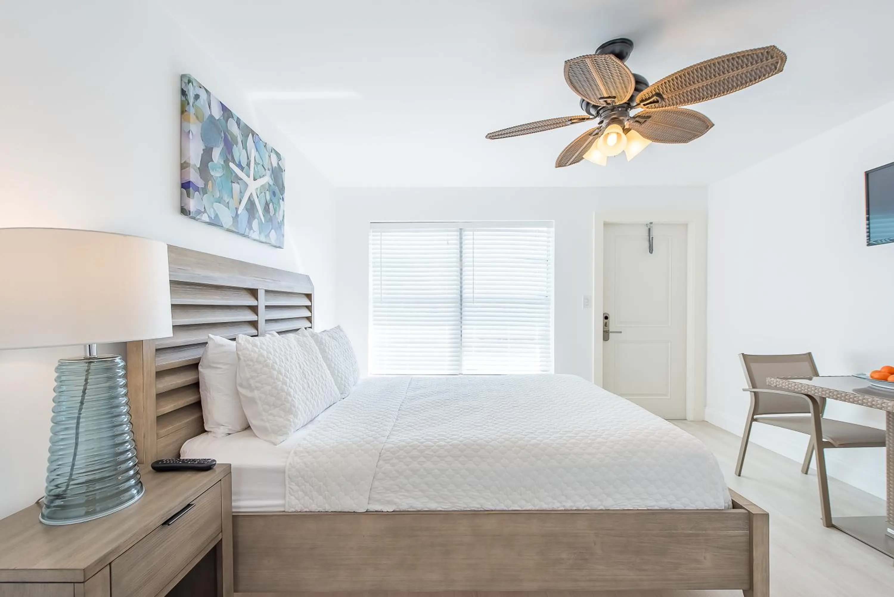 Bed in Sea Beach Plaza