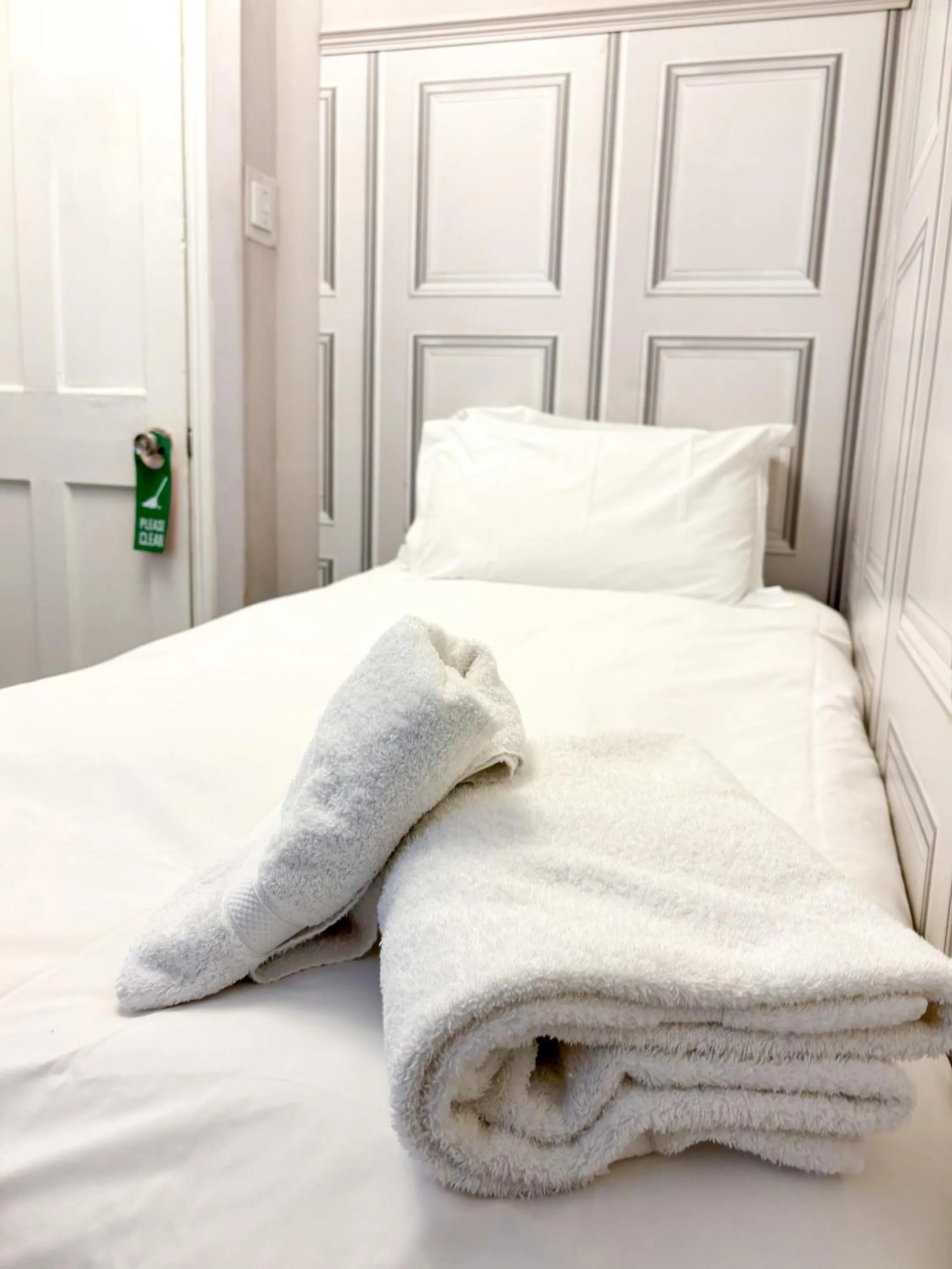 Bedroom, Bed in X Hotel Brunswick Square