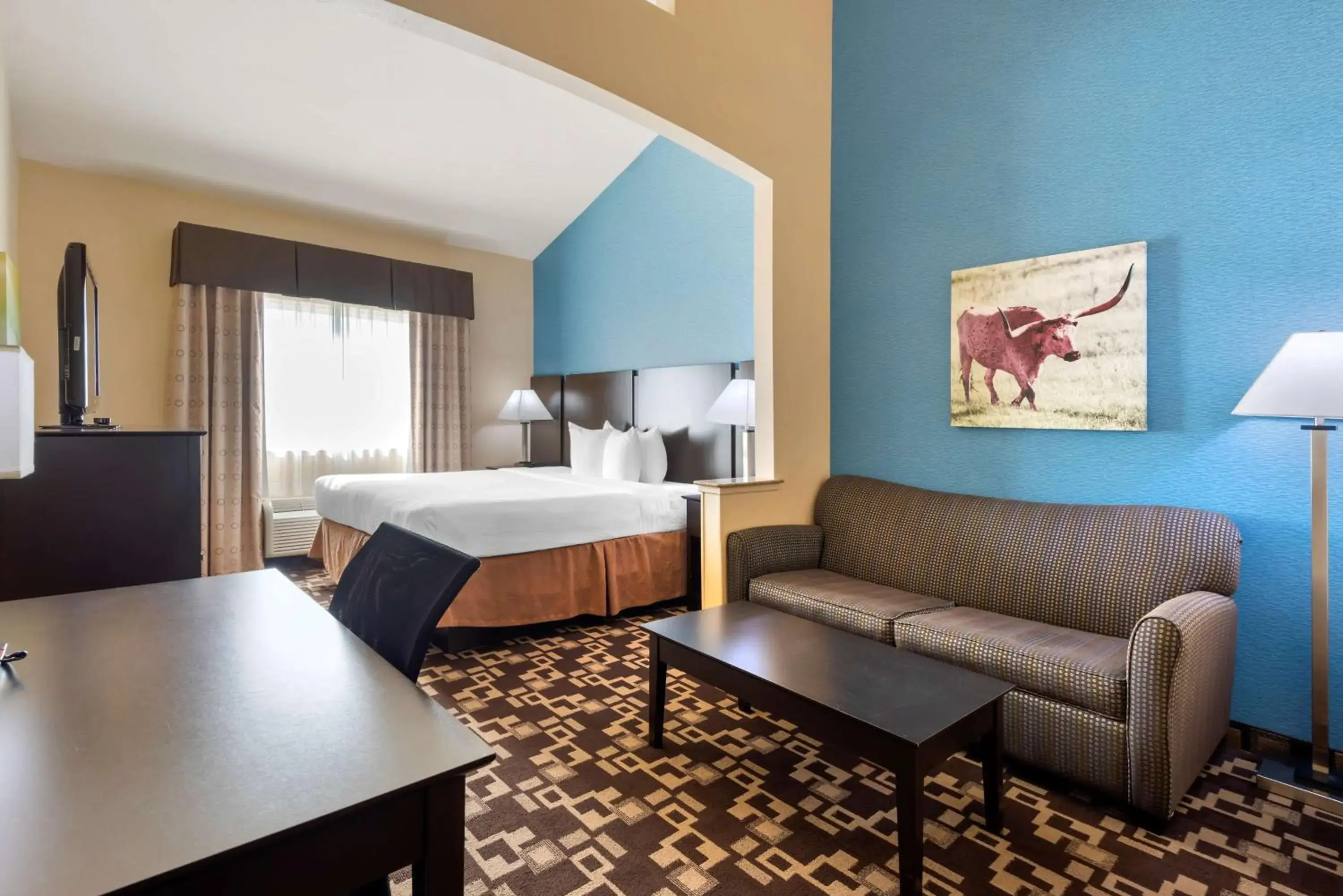 Bedroom, Bed in Best Western Plus Arlington North Hotel & Suites Bedroom, Bed in Best Western Plus Arlington North Hotel & Suites