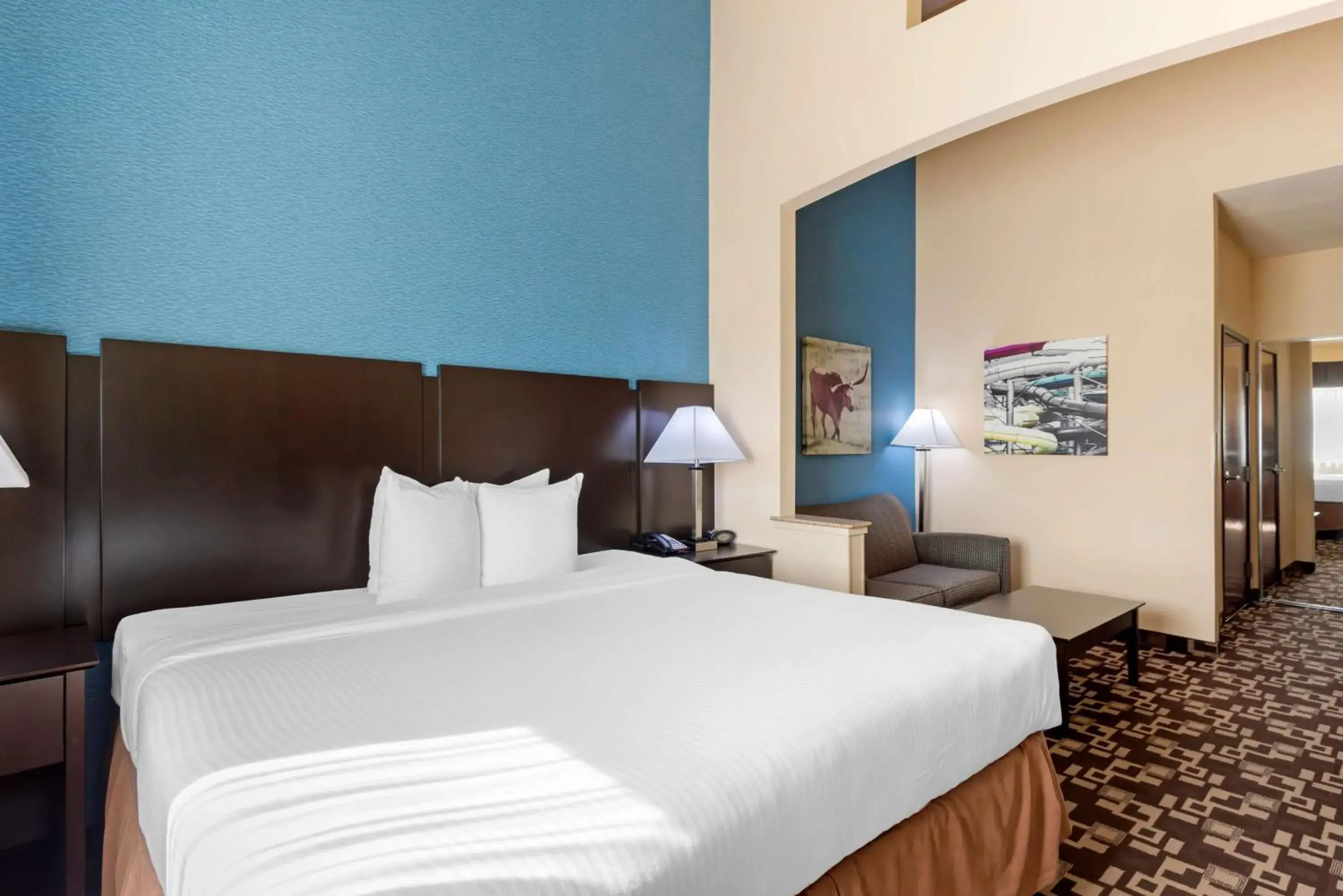 Bedroom, Bed in Best Western Plus Arlington North Hotel & Suites Bedroom, Bed in Best Western Plus Arlington North Hotel & Suites