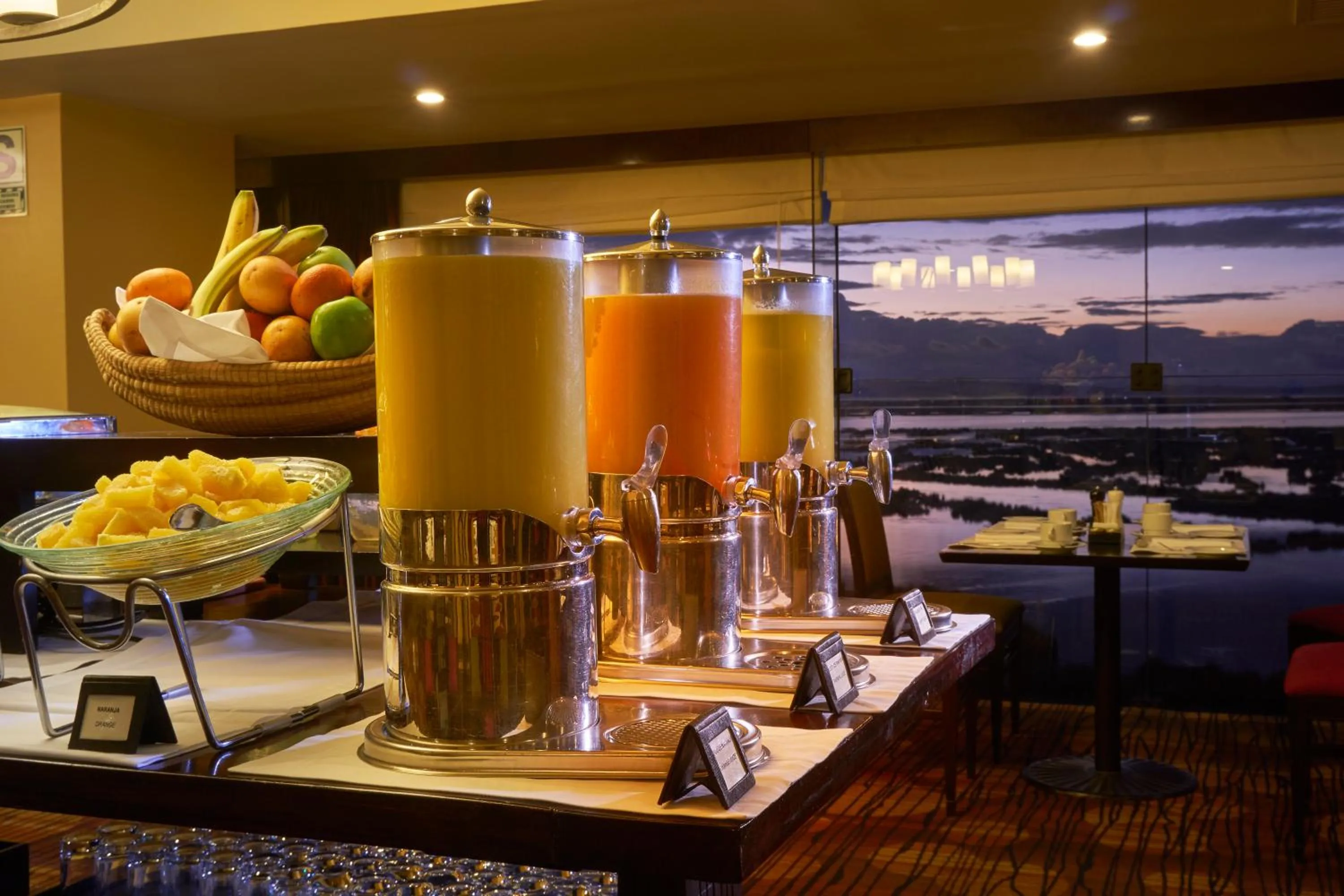 Buffet breakfast in GHL Hotel Lago Titicaca