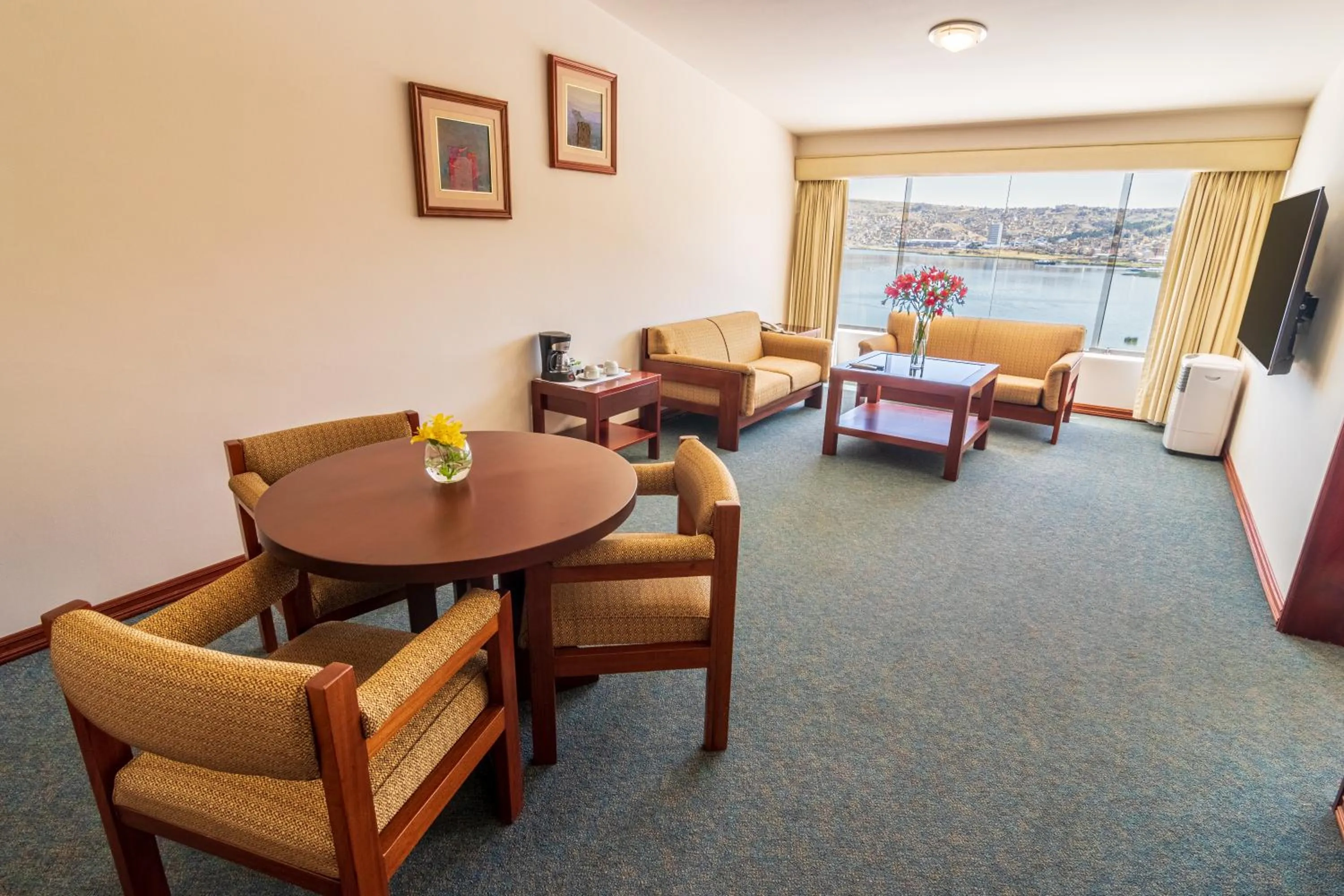 TV and multimedia in GHL Hotel Lago Titicaca