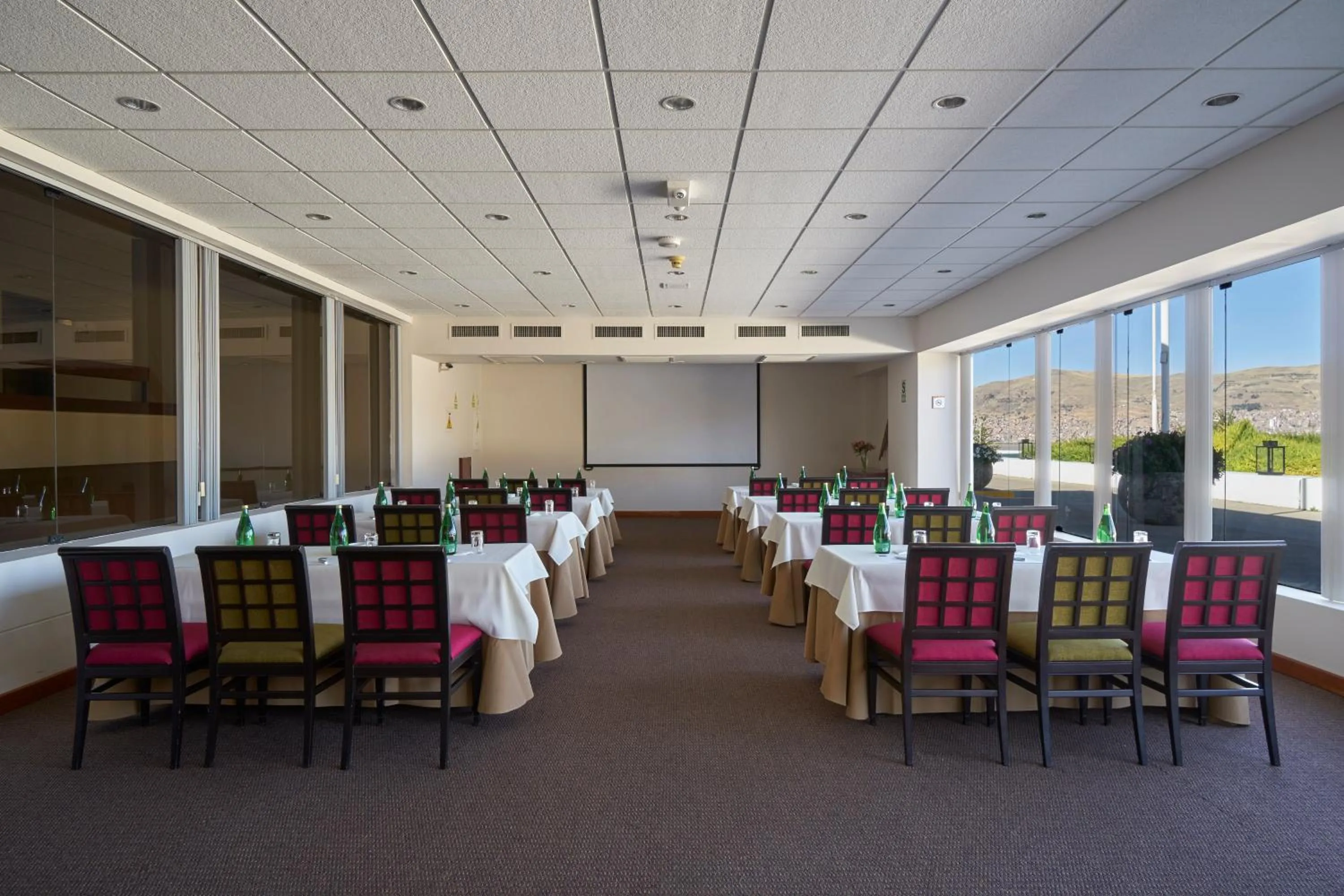 Living room in GHL Hotel Lago Titicaca