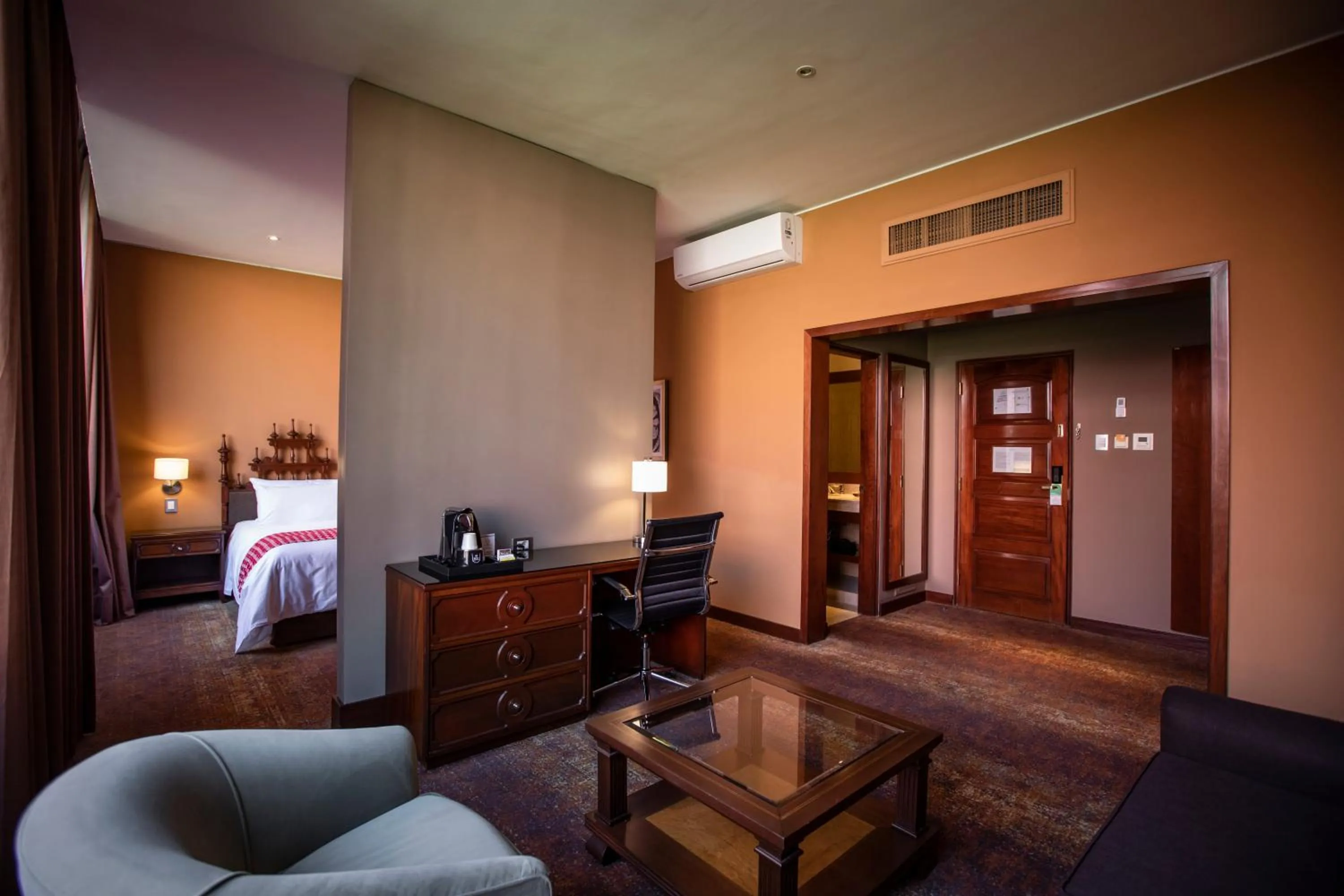 Photo of the whole room, Bed in Wyndham Costa del Sol Arequipa