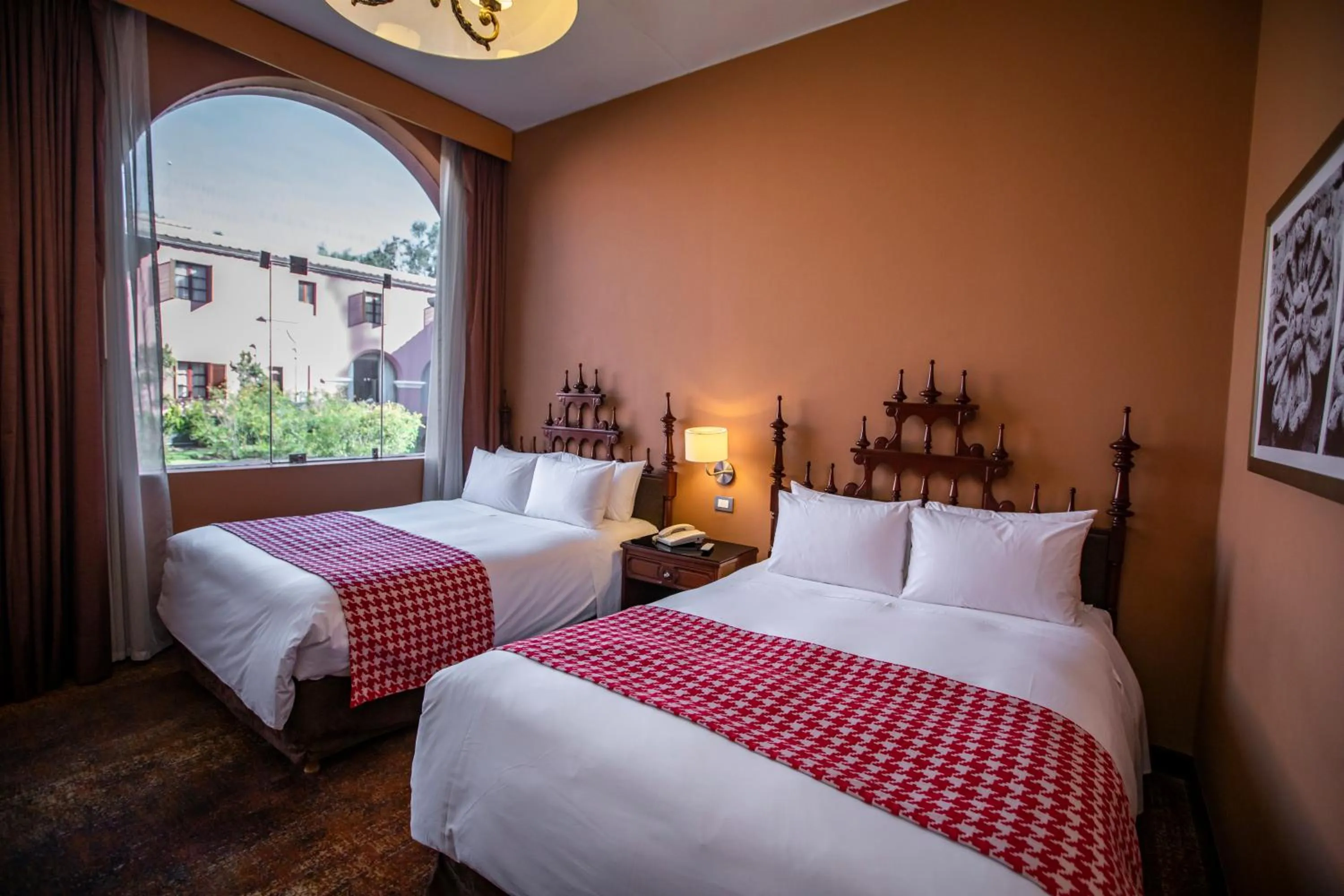 Photo of the whole room, Bed in Wyndham Costa del Sol Arequipa