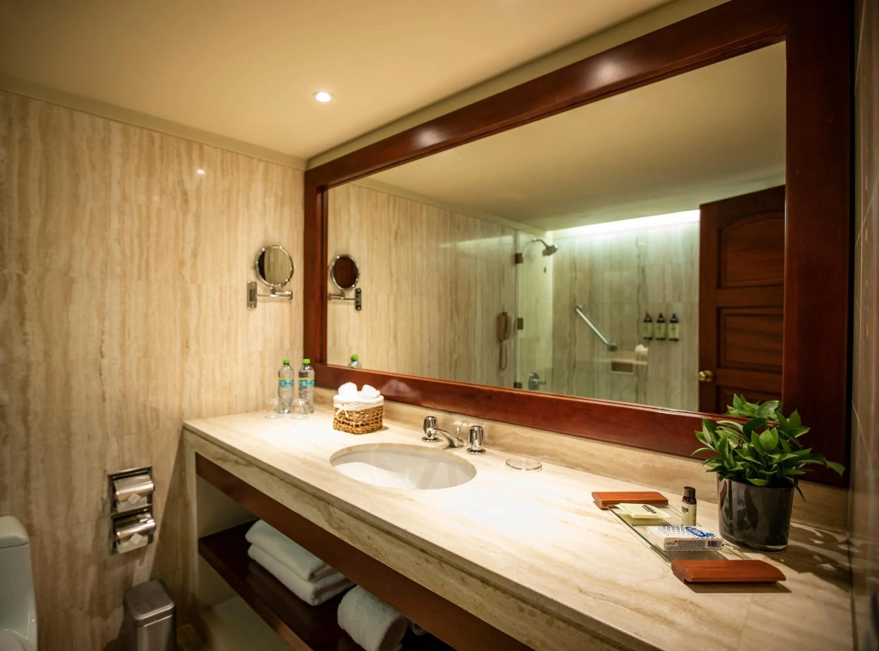 Bathroom in Wyndham Costa del Sol Arequipa