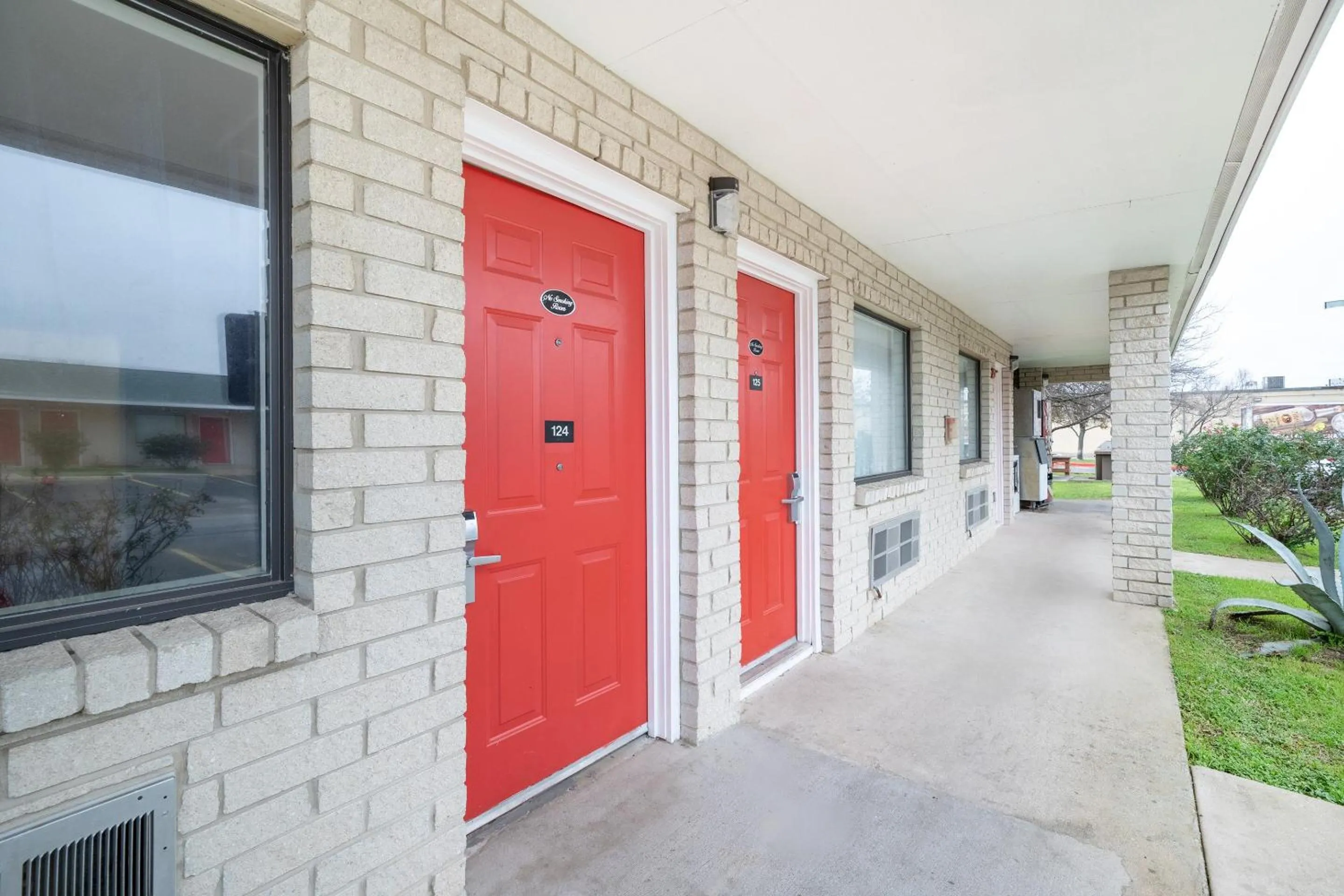Lobby or reception in OYO Hotel San Antonio near AT&T Center