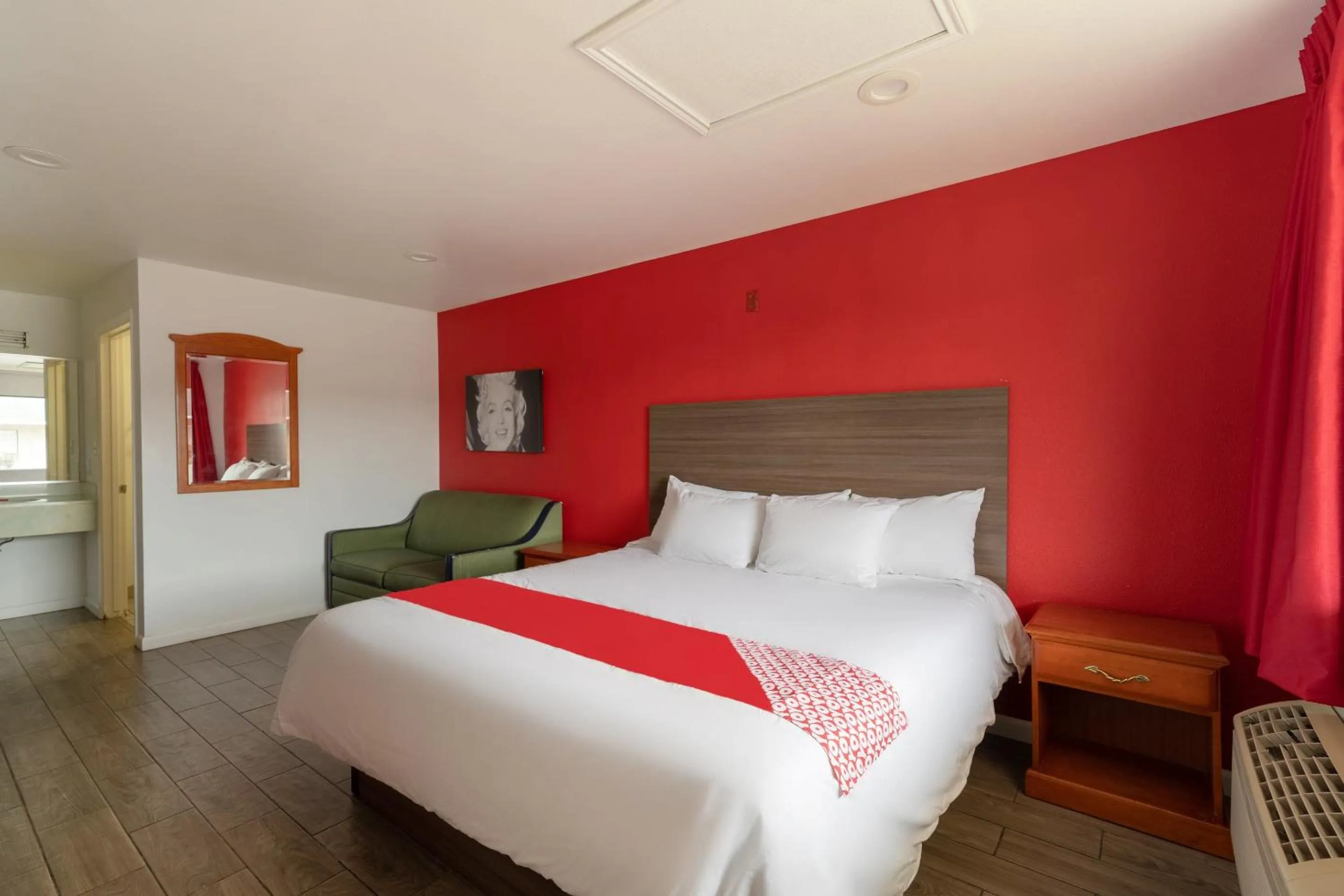 Bedroom, Bed in OYO Hotel San Antonio near AT&T Center