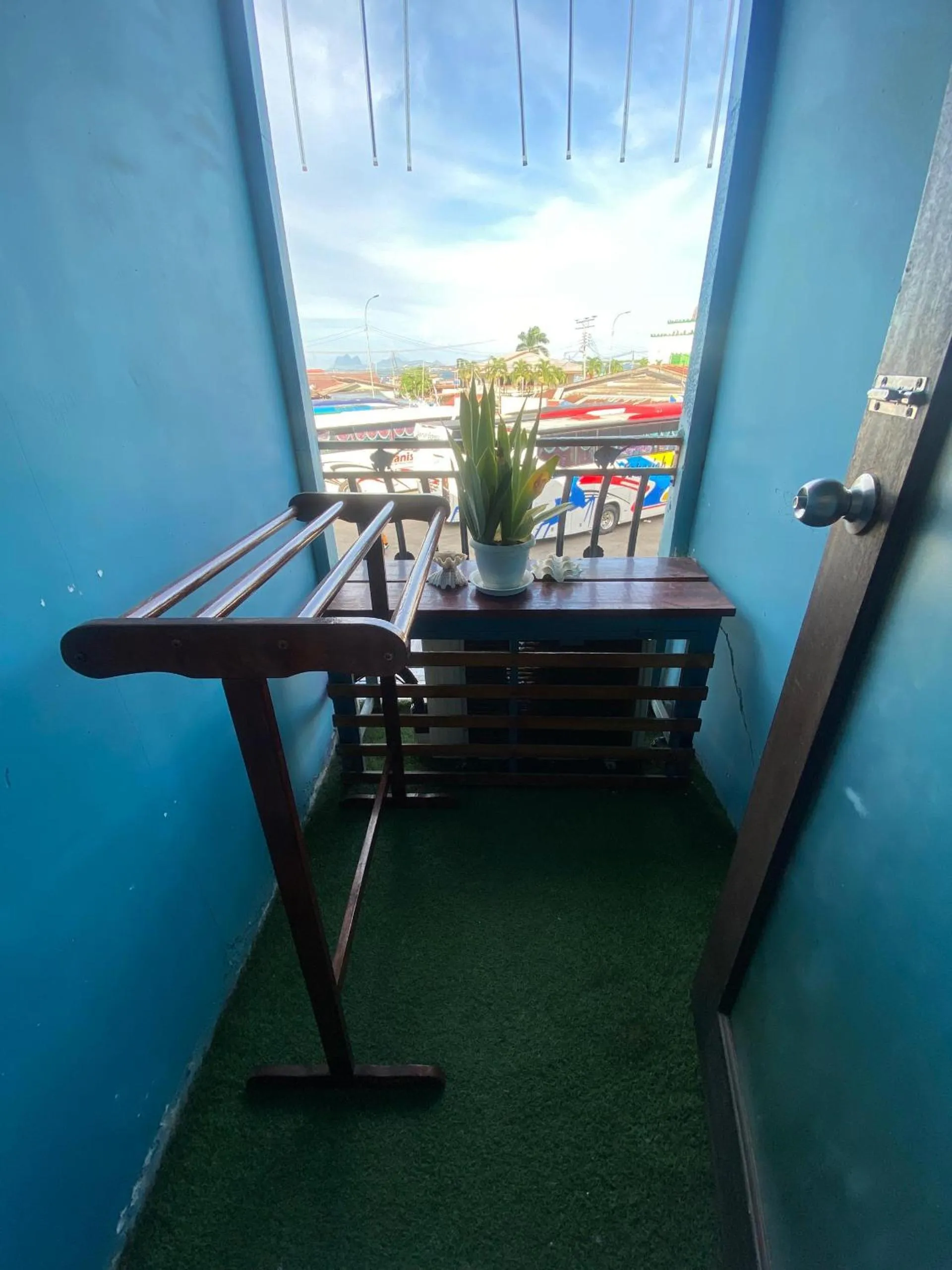 Ang Lee Holiday Stay