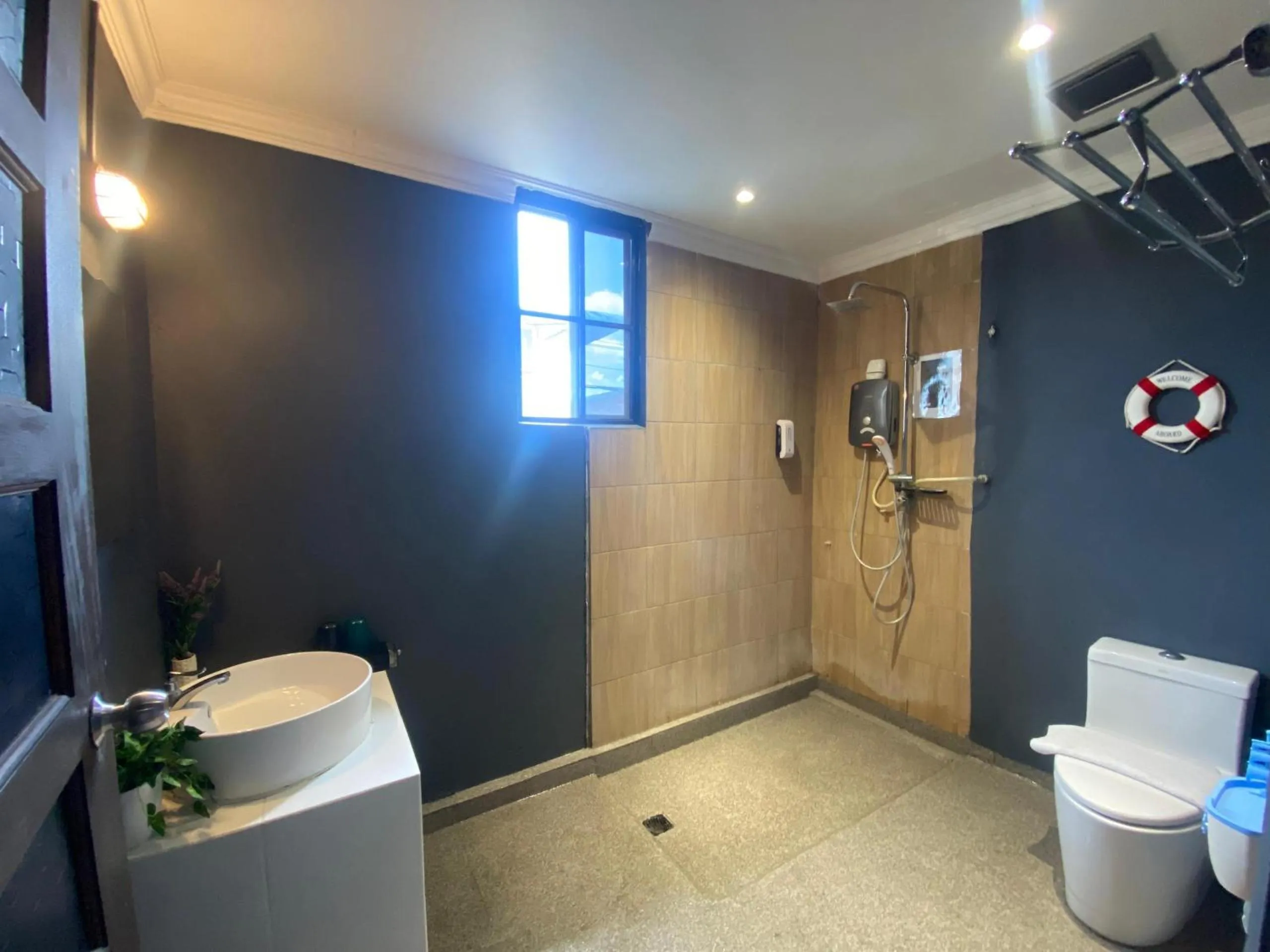 Ang Lee Holiday Stay