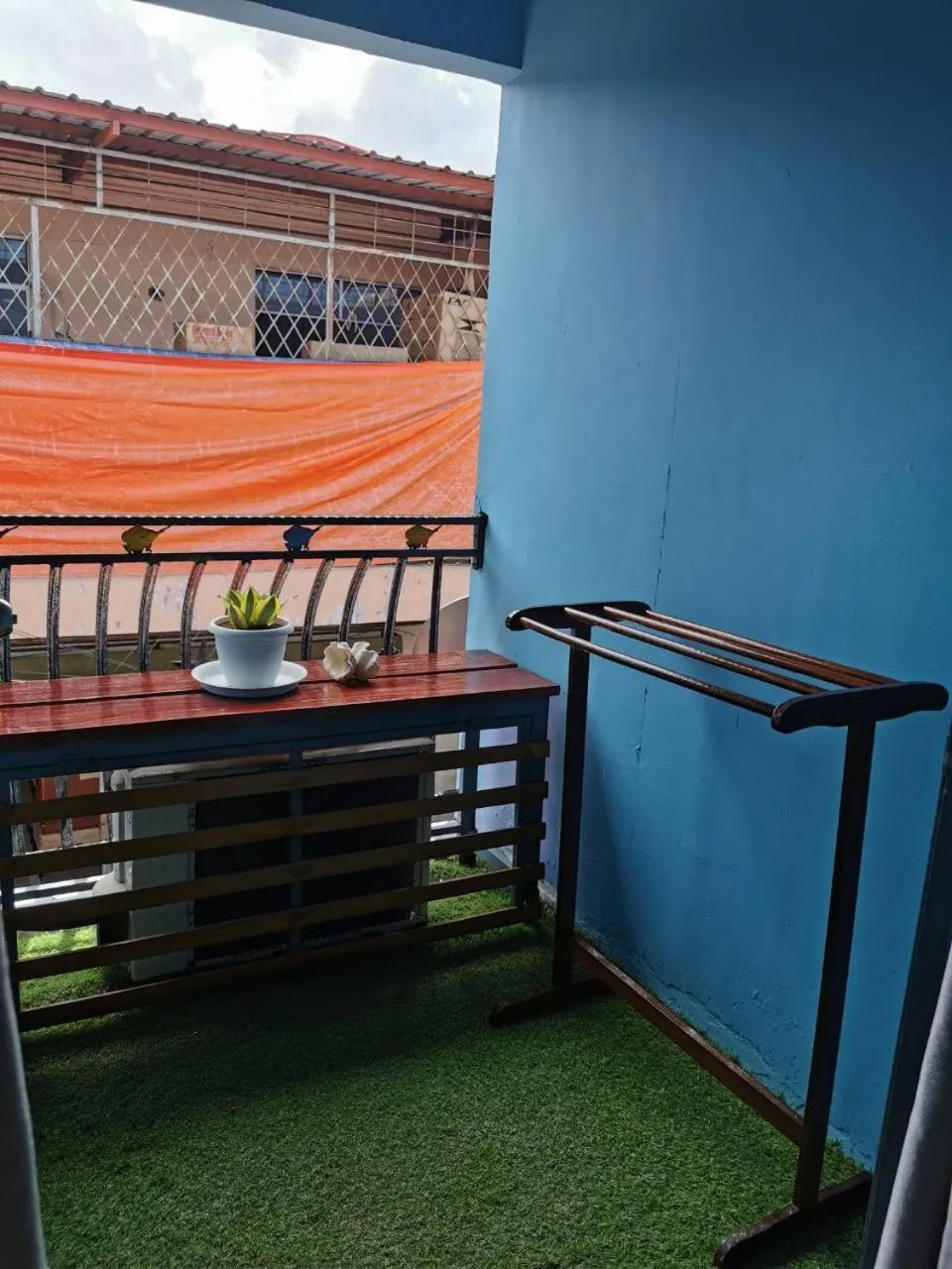 Ang Lee Holiday Stay