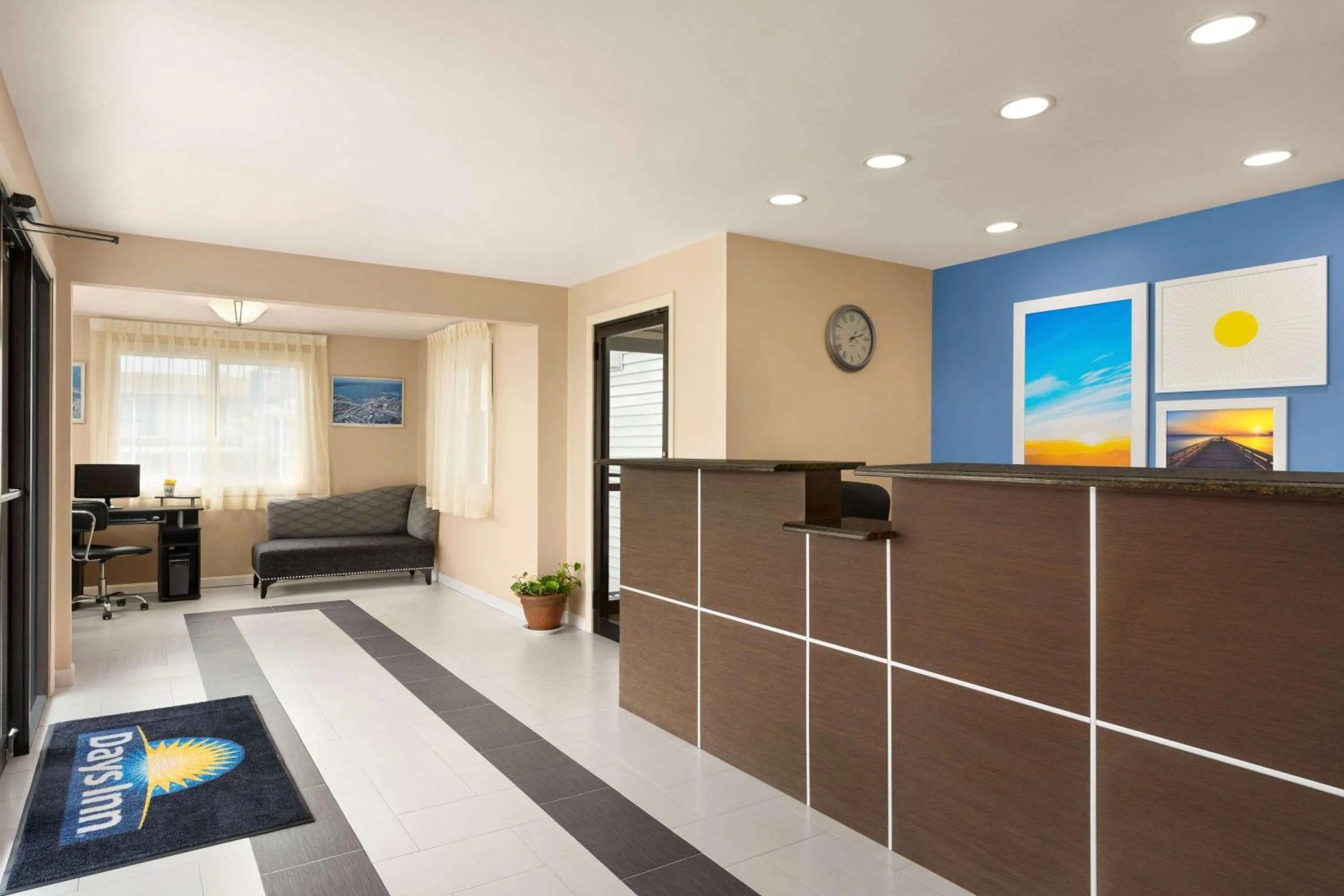 Lobby or reception in Days Inn by Wyndham Middletown/Newport Area