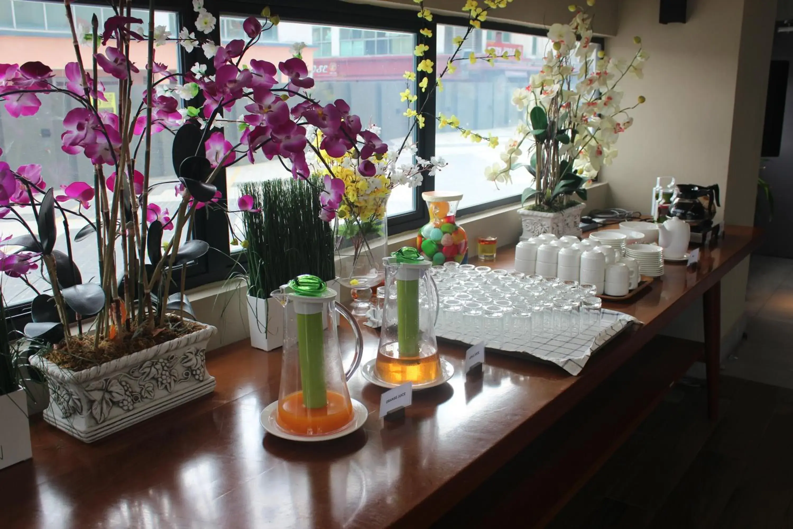 Buffet breakfast in Jinhold Hotel & Serviced Apartment Buffet breakfast in Jinhold Hotel & Serviced Apartment