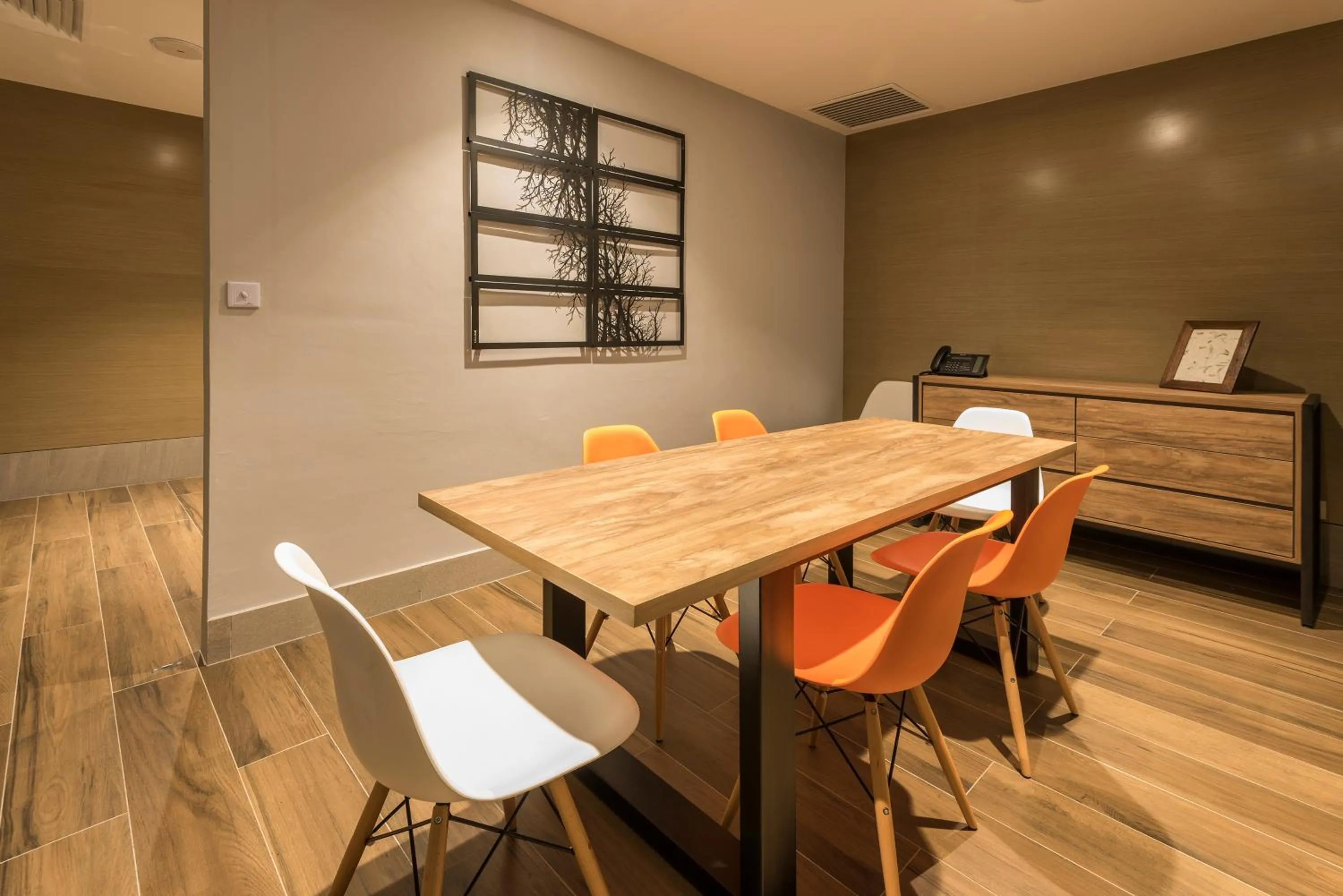 Meeting/conference room in Jinhold Hotel & Serviced Apartment