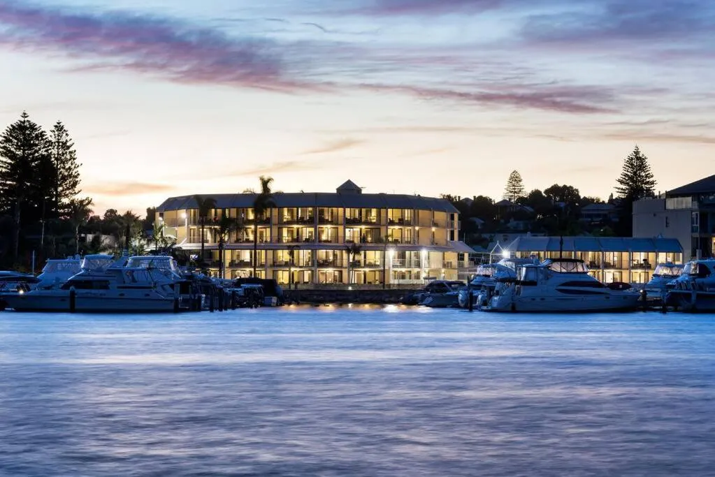 Property building in Pier 21 Riverside Apartment Hotel