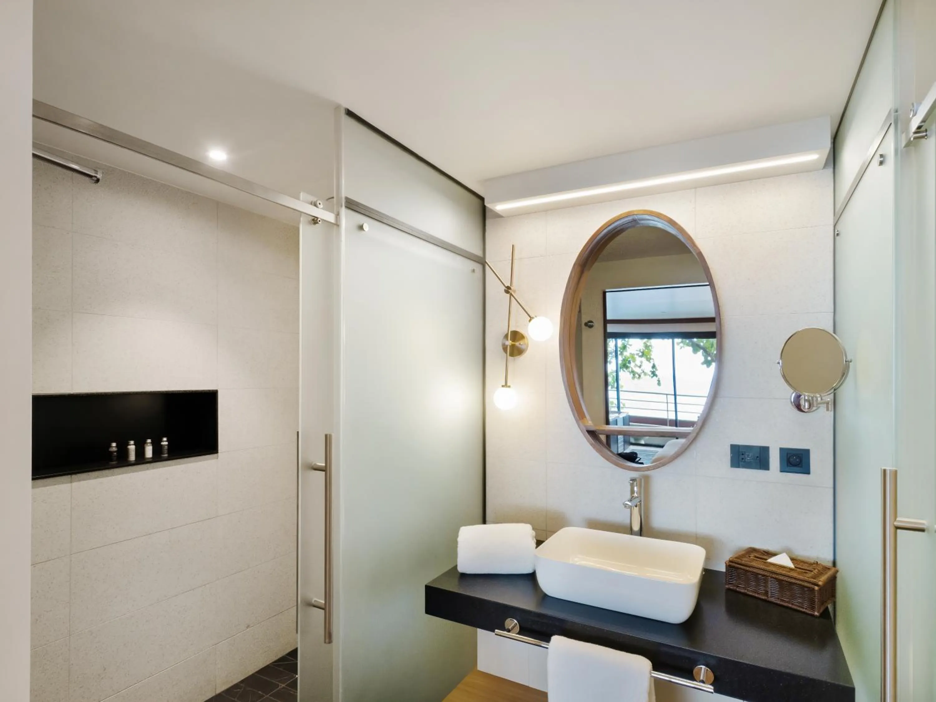 Bathroom in Le Tahiti by Pearl Resorts