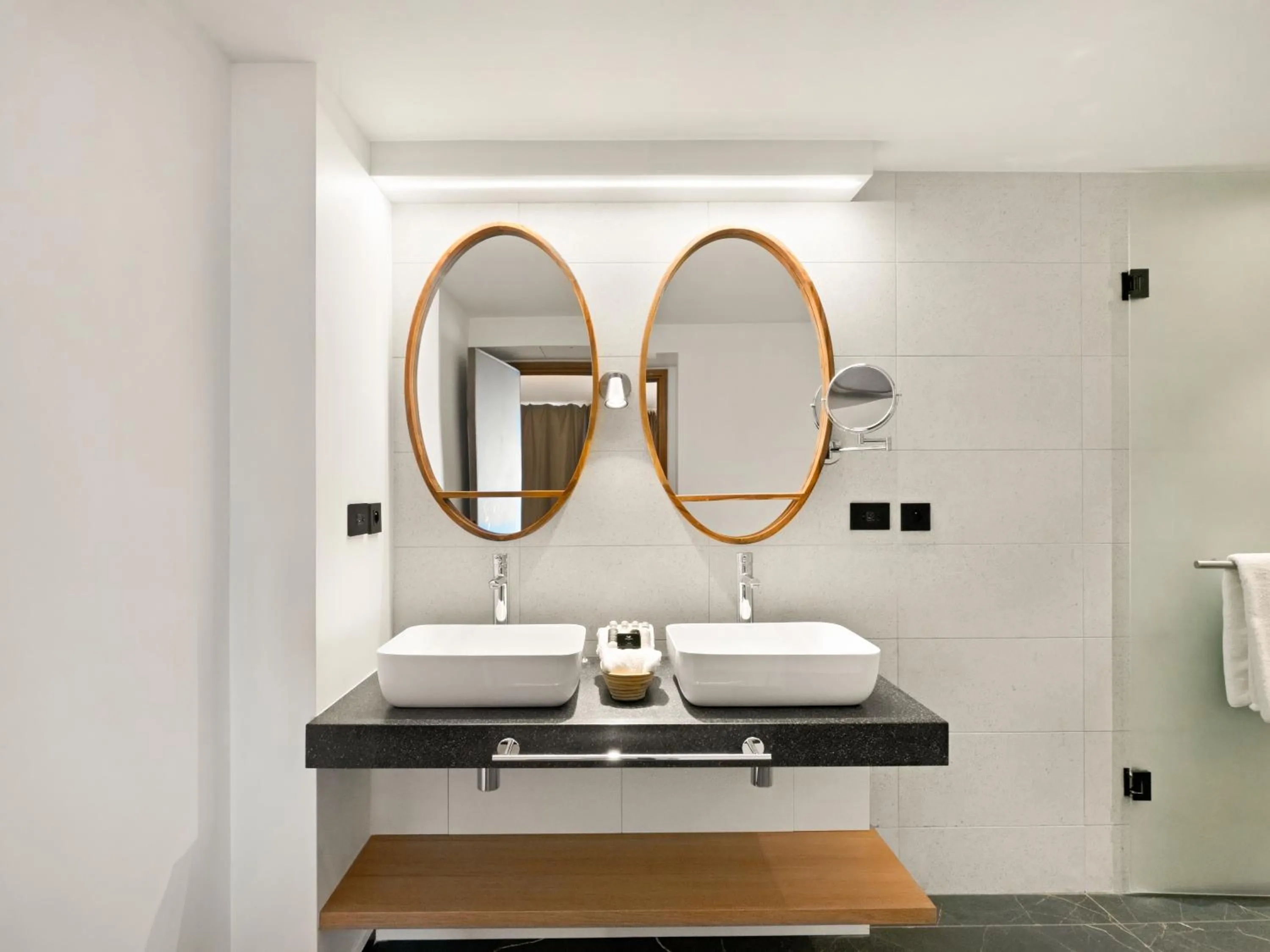 Bathroom in Le Tahiti by Pearl Resorts