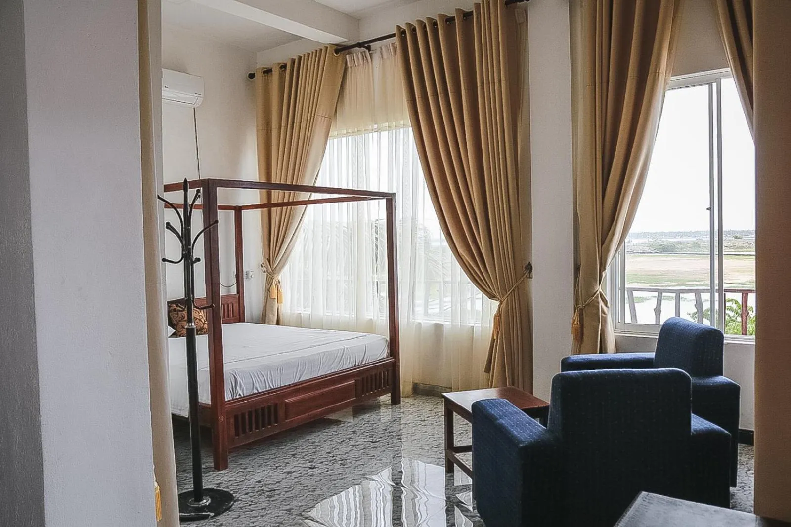 Deluxe Double or Twin Room with Balcony - single occupancy in Sunset View Beach Hotel