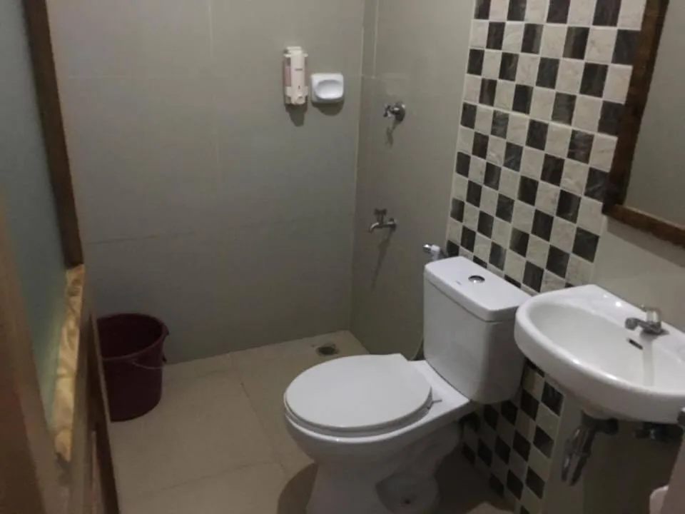 Bathroom in Mayon Lodging House