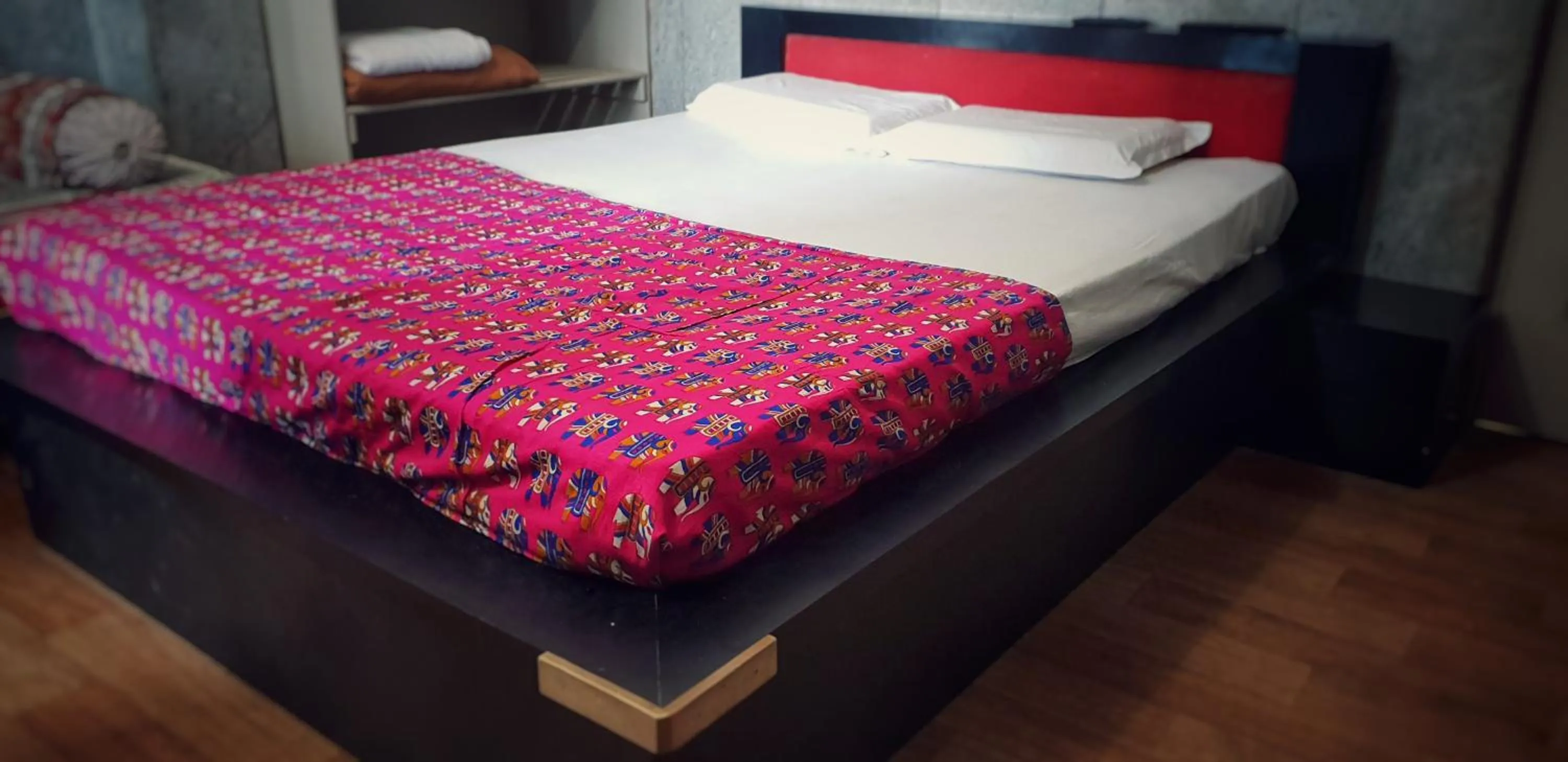 Bed in Hotel Ravi Mayur International