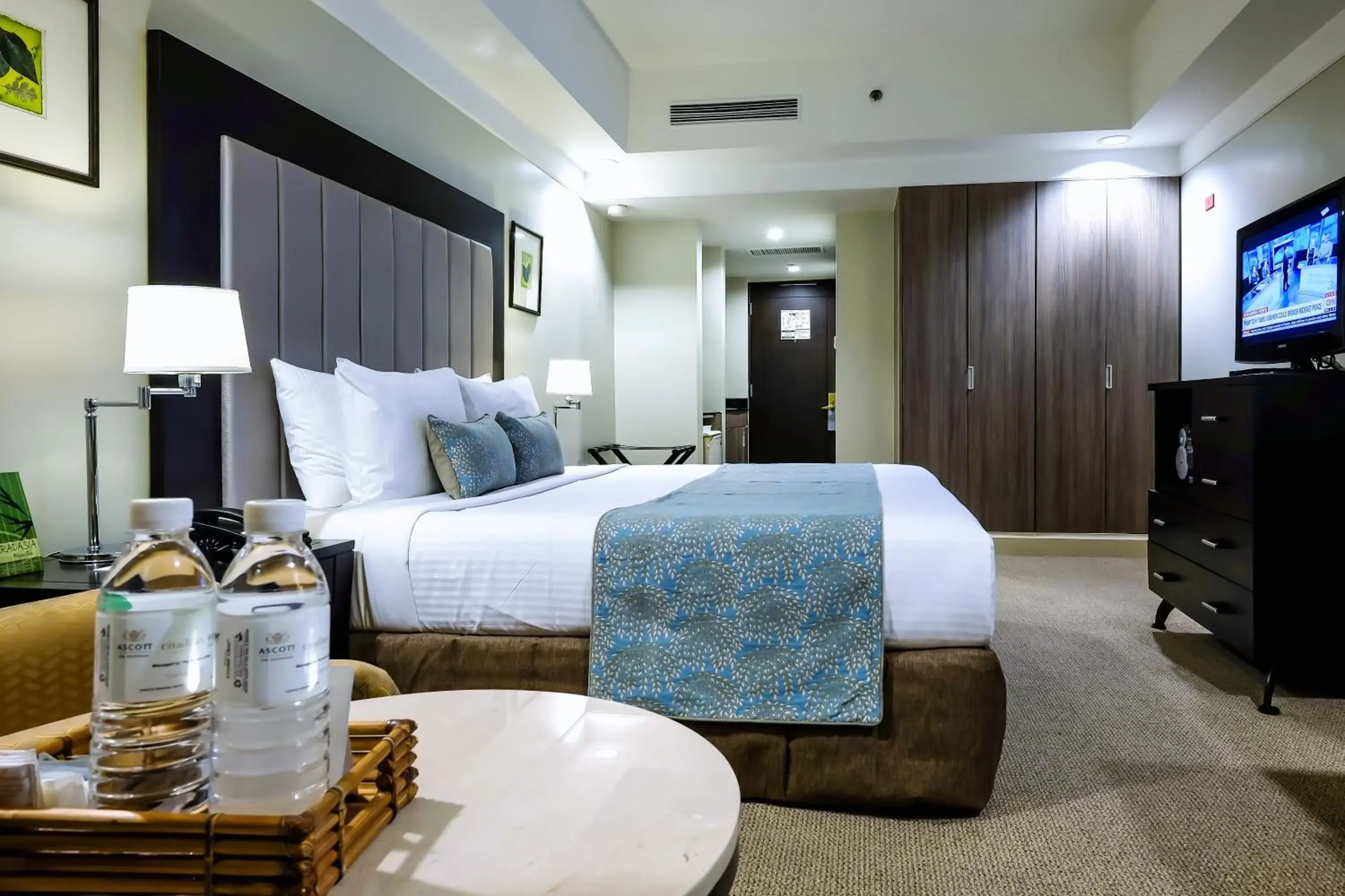 Photo of the whole room, Bed in Somerset Millennium Makati Photo of the whole room, Bed in Somerset Millennium Makati