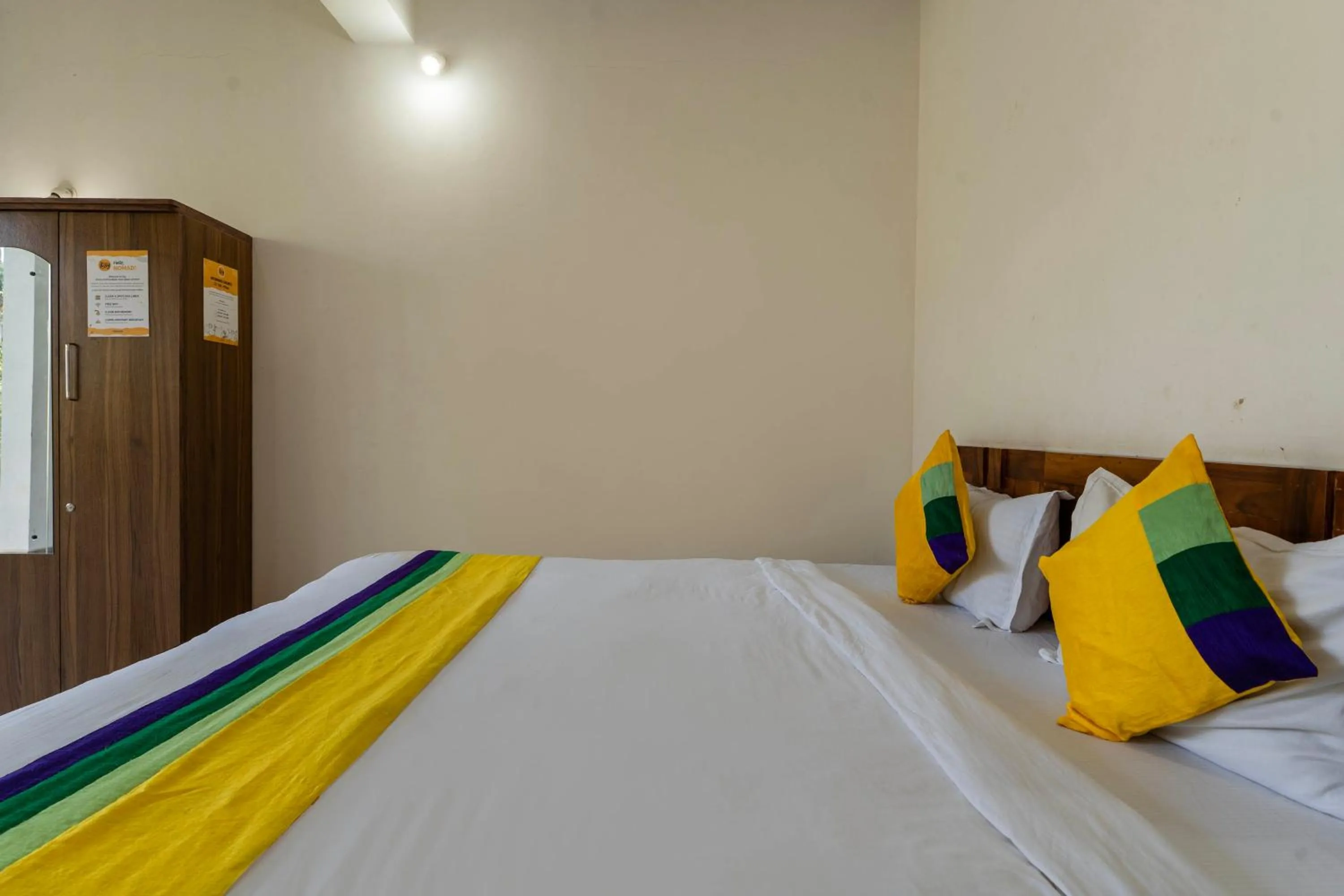 Bedroom, Bed in Itsy Hotels Jammabane Cottage, 5 Minutes To Mountain View Coffee Plantation