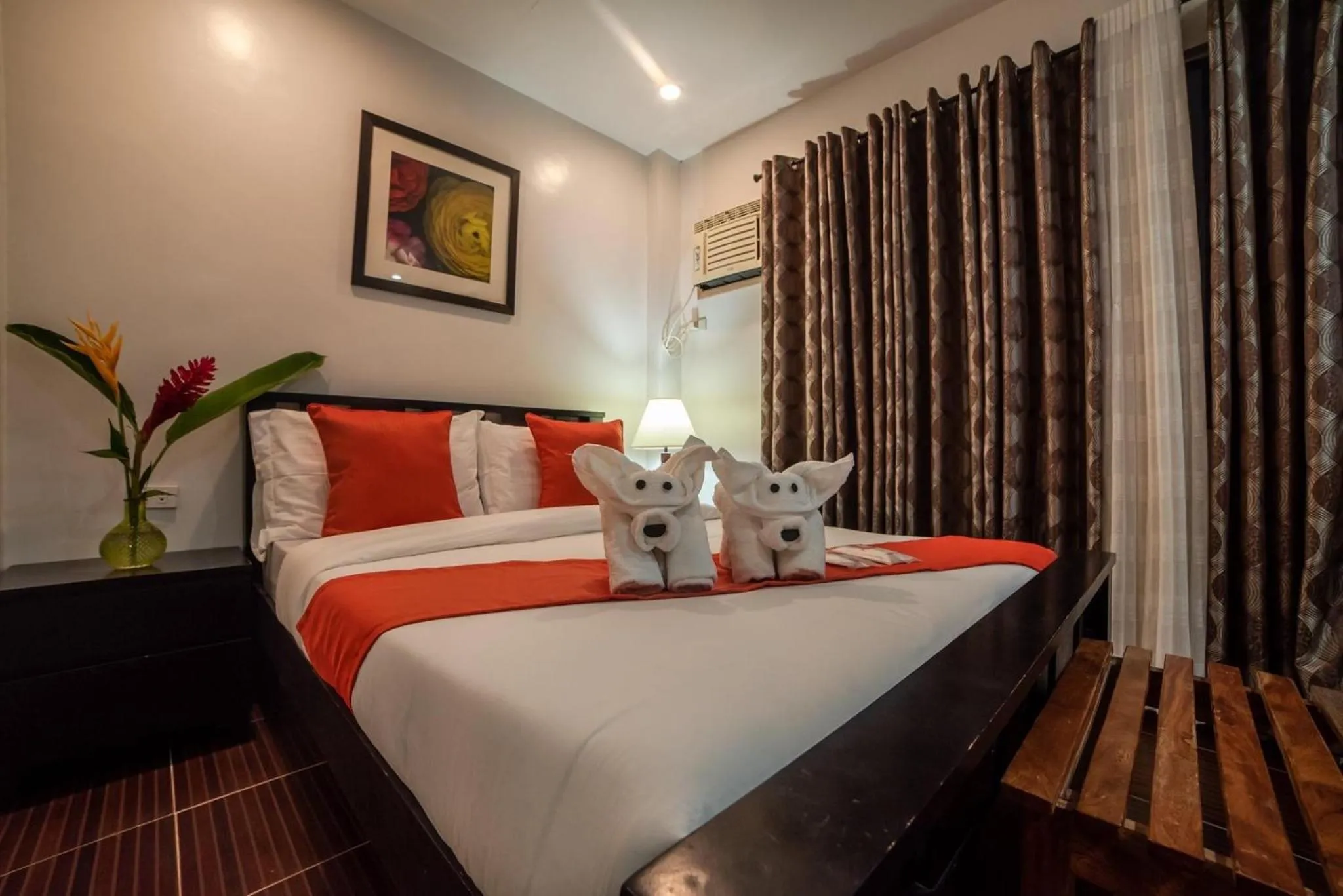 Bed in Amboy Hometel