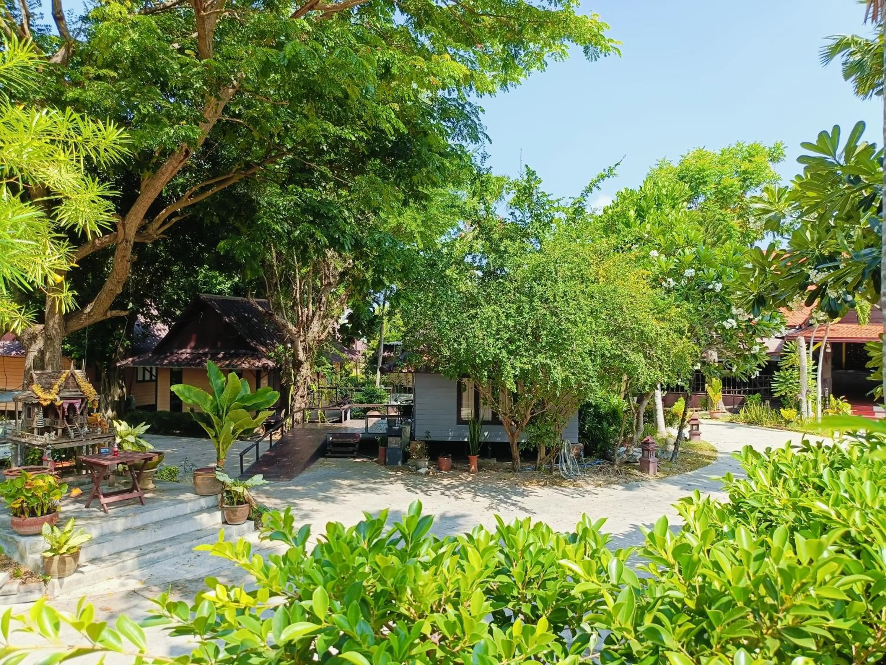Garden view in Inrawadee Resort