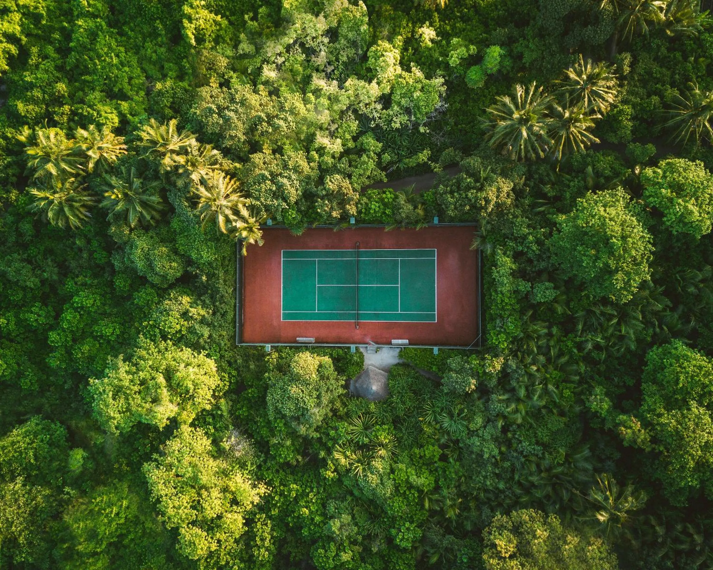 Tennis court in Soneva Fushi