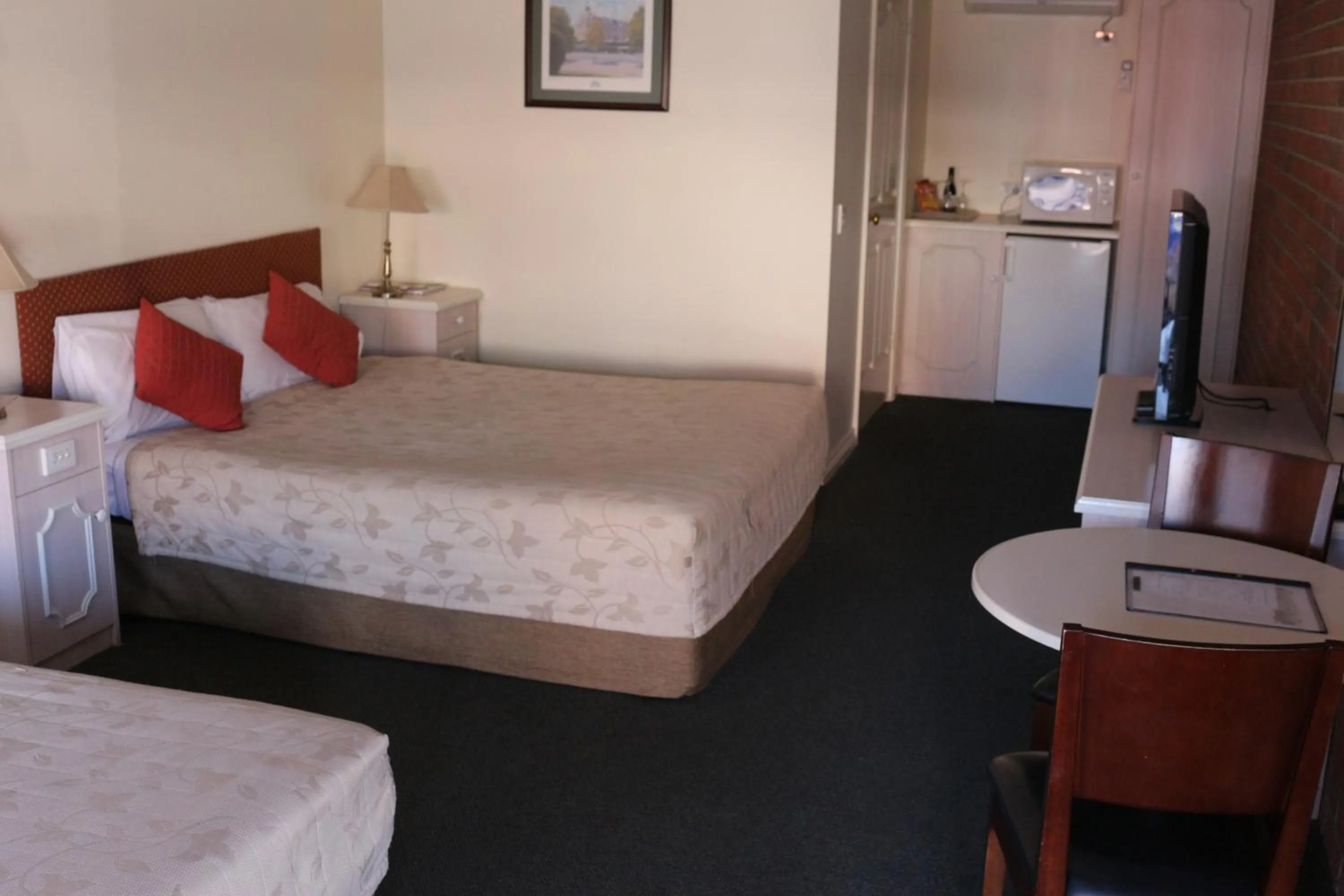 Photo of the whole room, Bed in Bendigo Haymarket Motor Inn