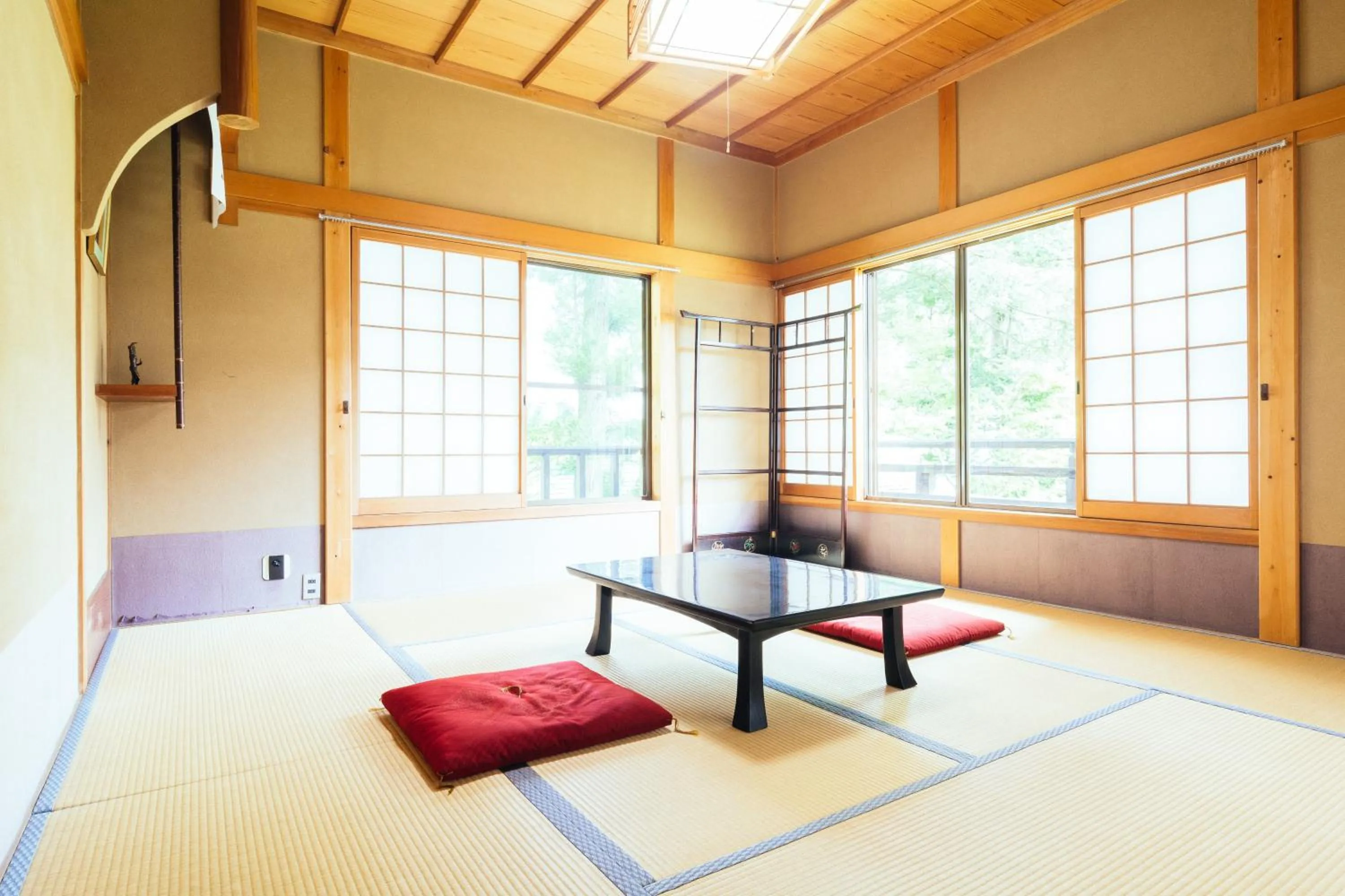 Photo of the whole room, Bed in 高野山 宿坊 増福院 -Koyasan Shukubo Zofukuin-