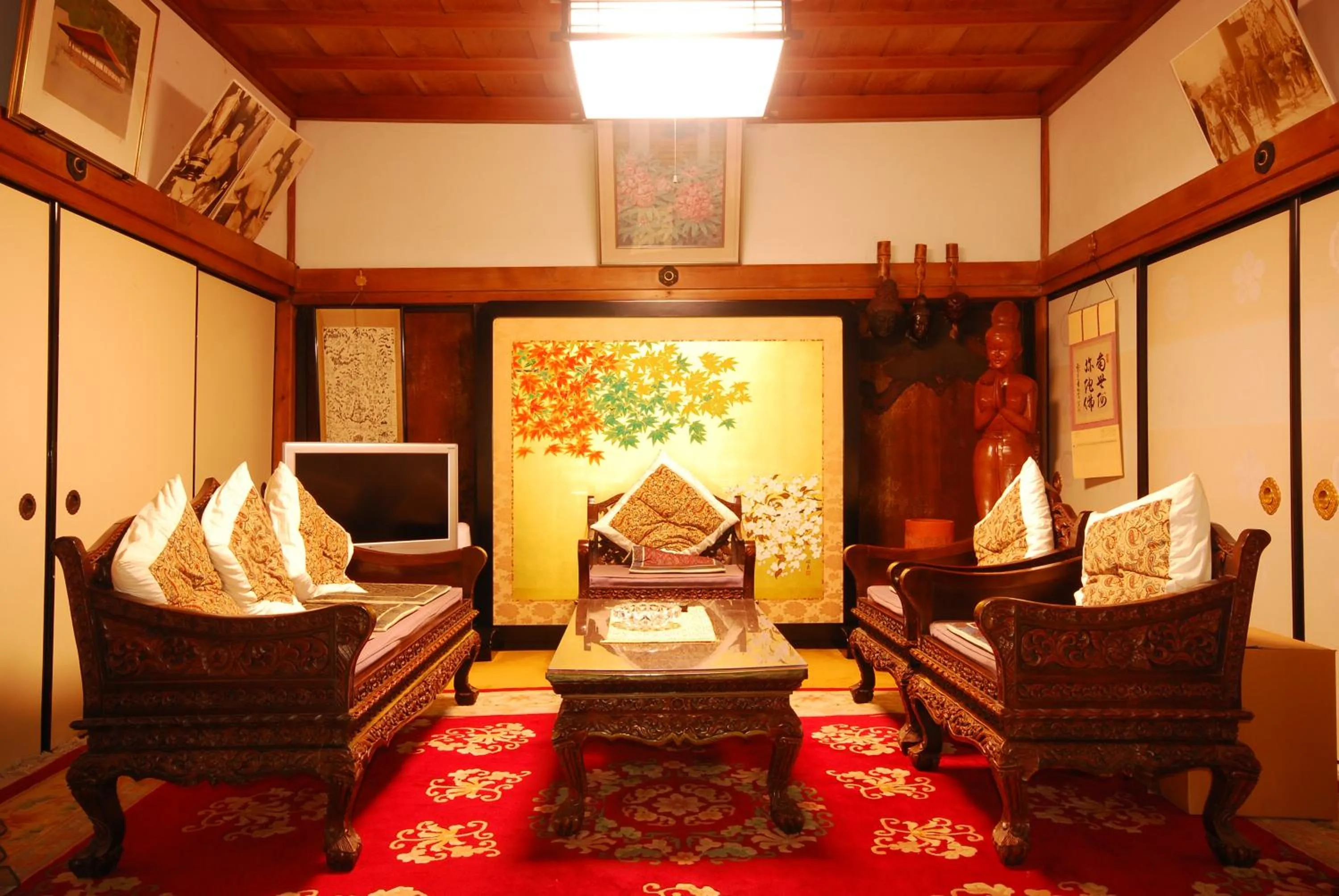 Communal lounge/ TV room in 高野山 宿坊 増福院 -Koyasan Shukubo Zofukuin-