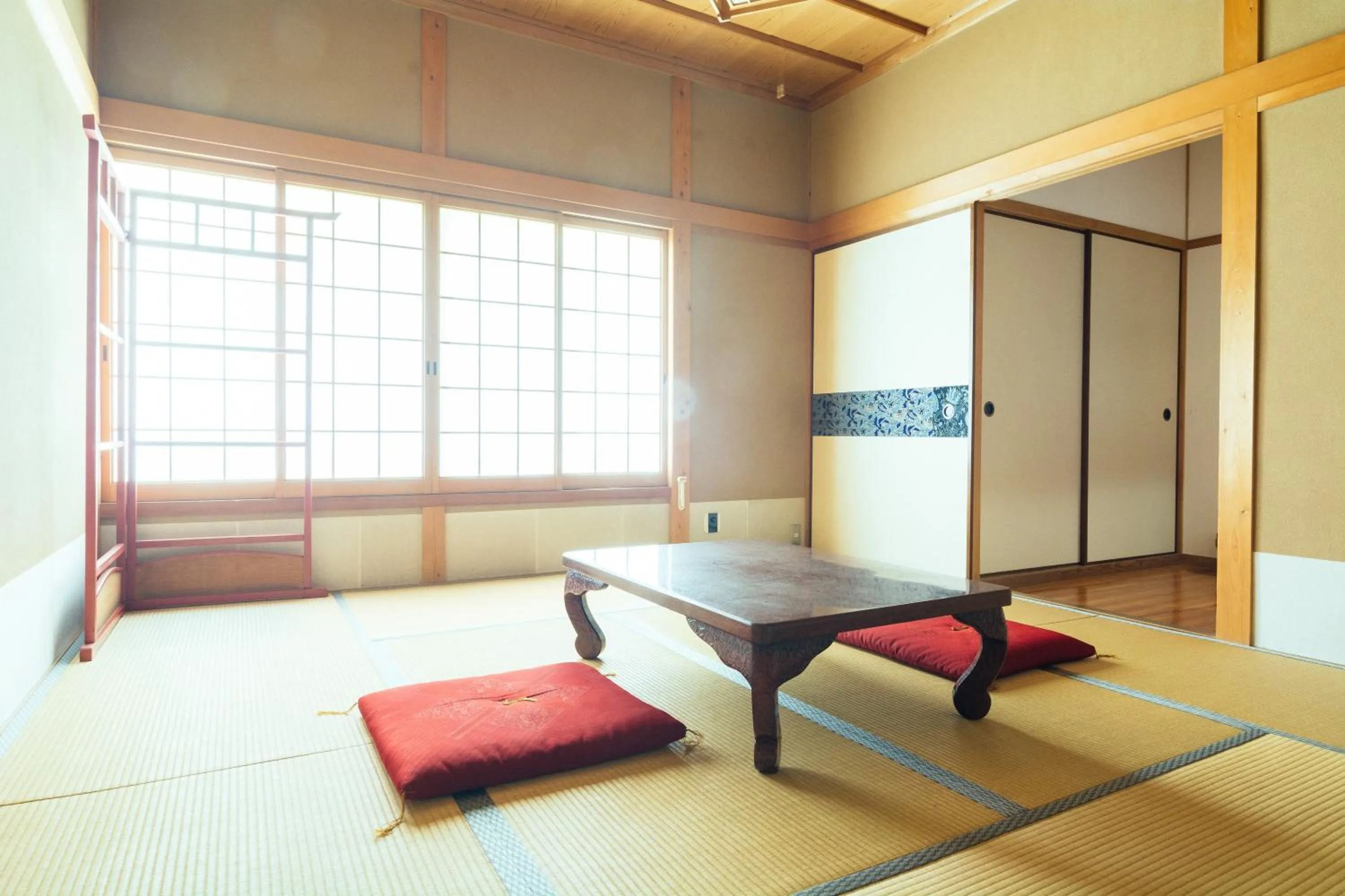 Photo of the whole room in 高野山 宿坊 増福院 -Koyasan Shukubo Zofukuin-