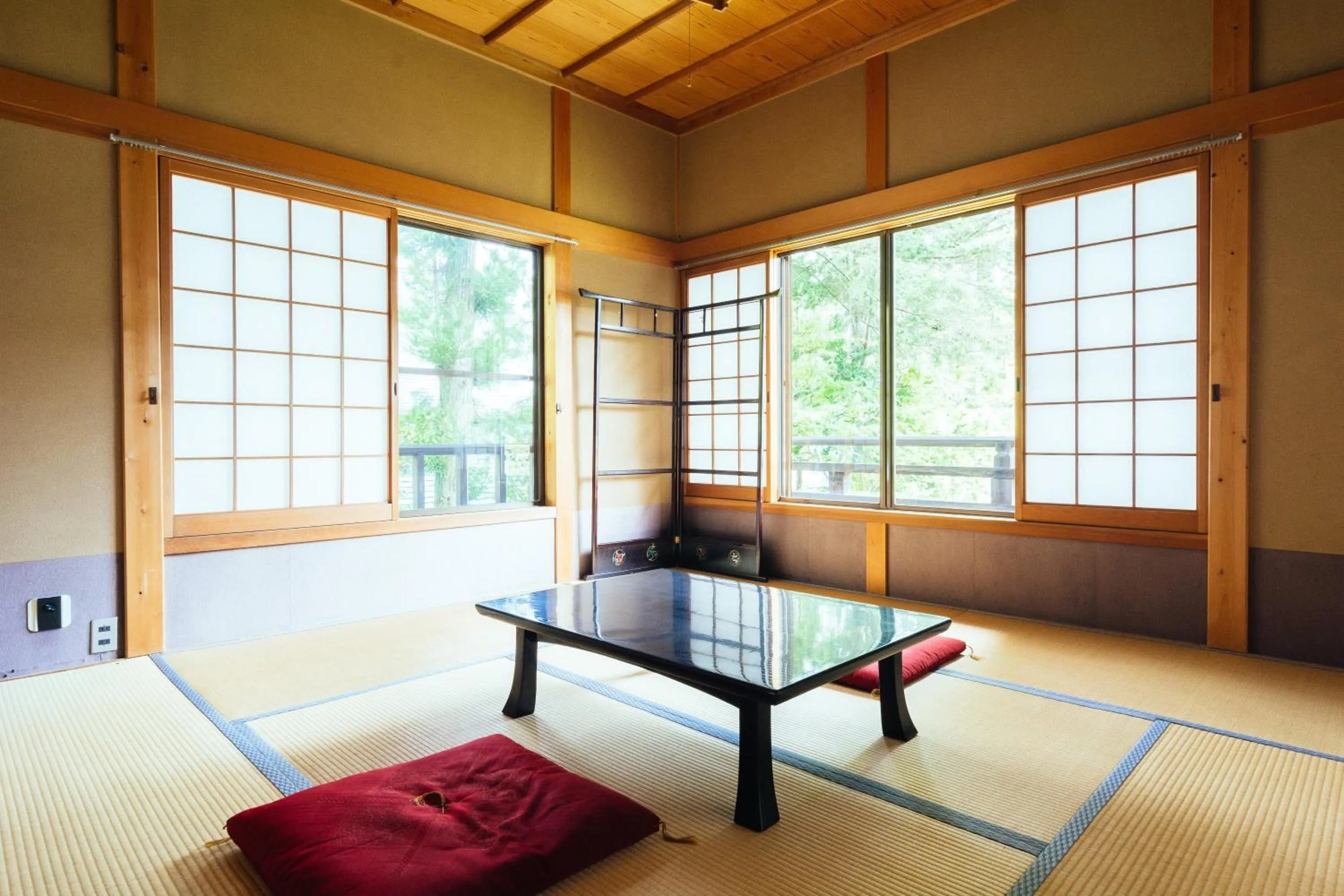 Photo of the whole room in 高野山 宿坊 増福院 -Koyasan Shukubo Zofukuin-