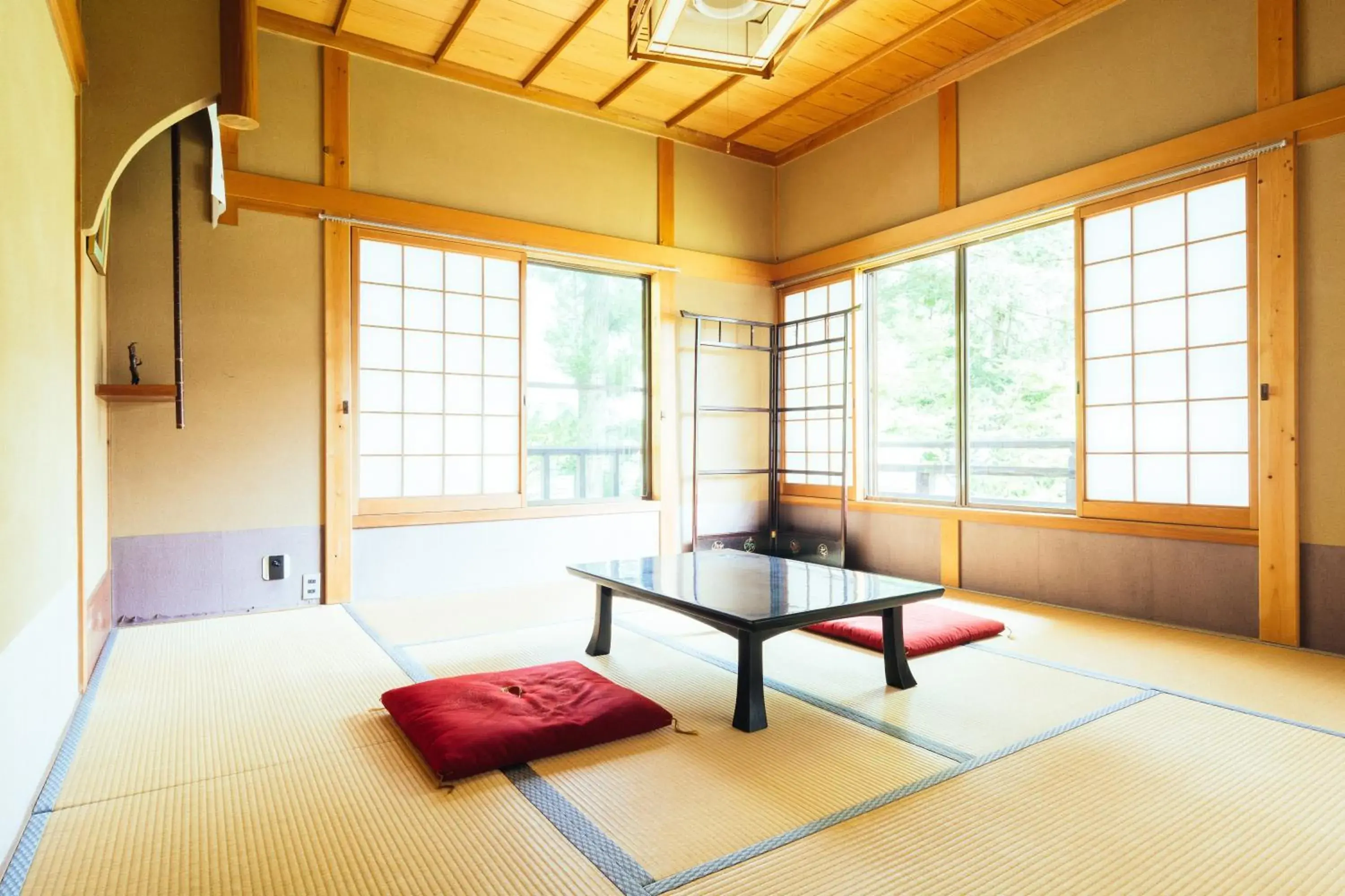 Japanese-Style Standard Room with Shared Bathroom in 高野山 宿坊 増福院 -Koyasan Shukubo Zofukuin- Japanese-Style Standard Room with Shared Bathroom in 高野山 宿坊 増福院 -Koyasan Shukubo Zofukuin-