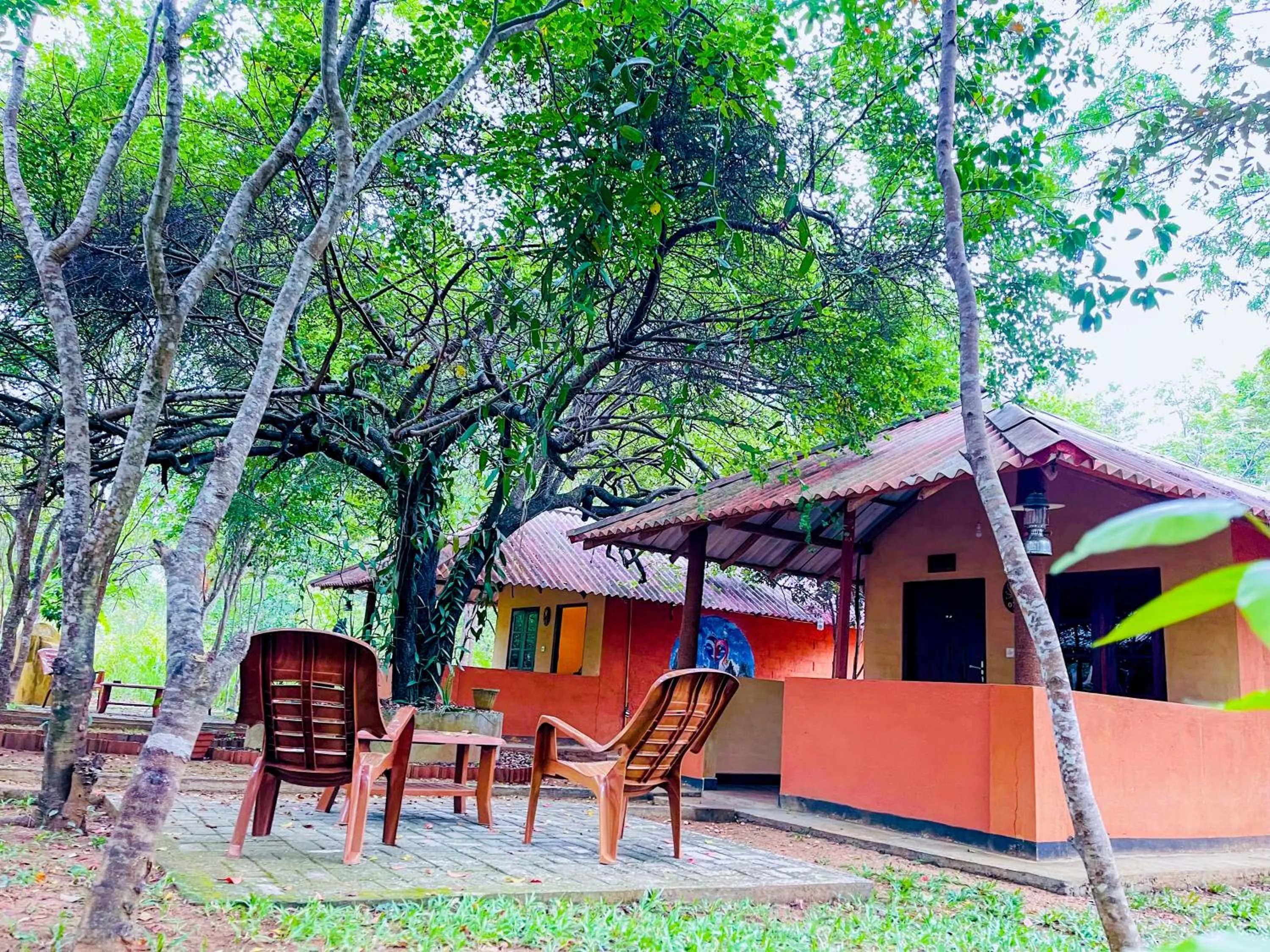 Property building in Hotel Niyagala Lodge Sigiriya