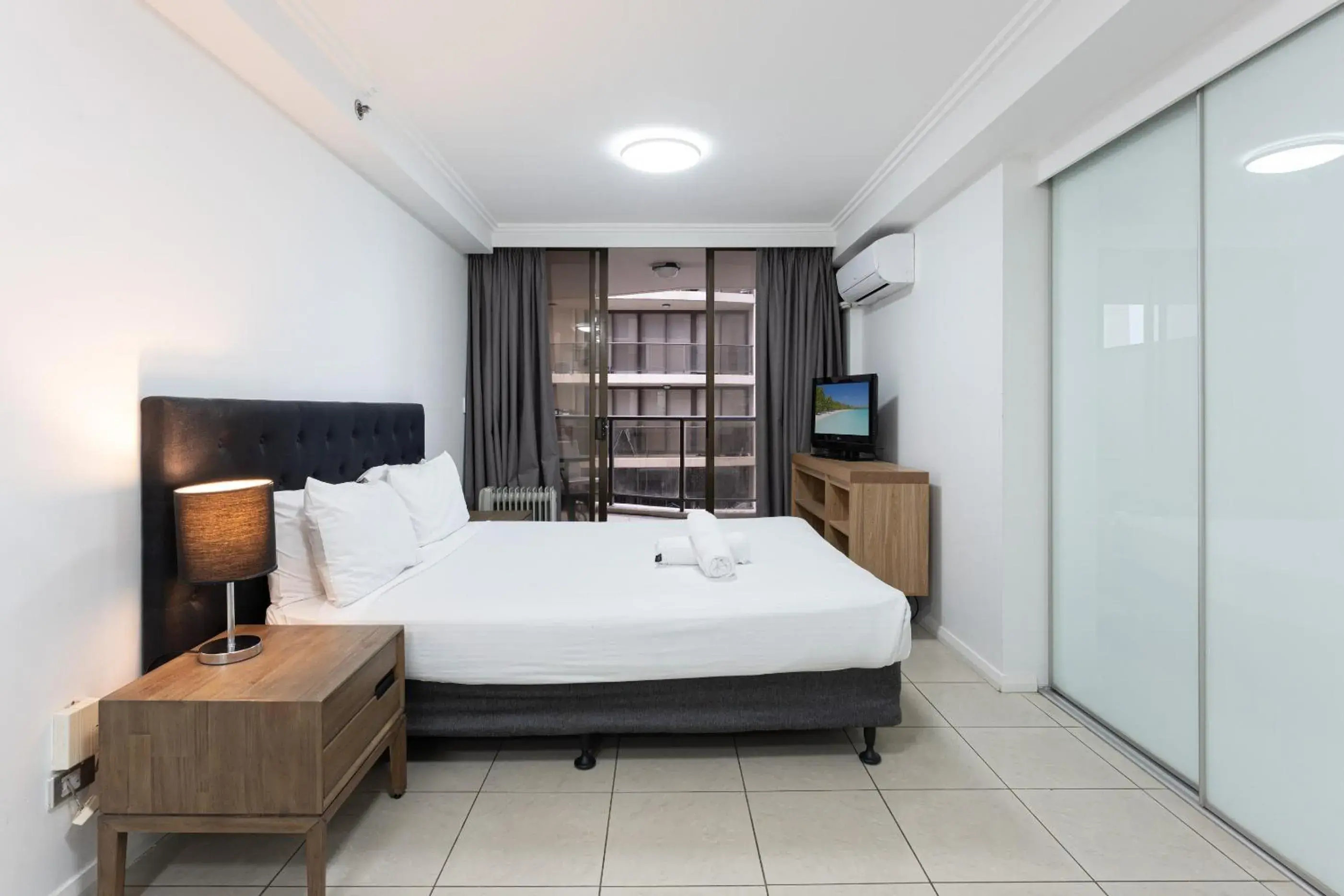 Bed in Fiori Apartments Bed in Fiori Apartments