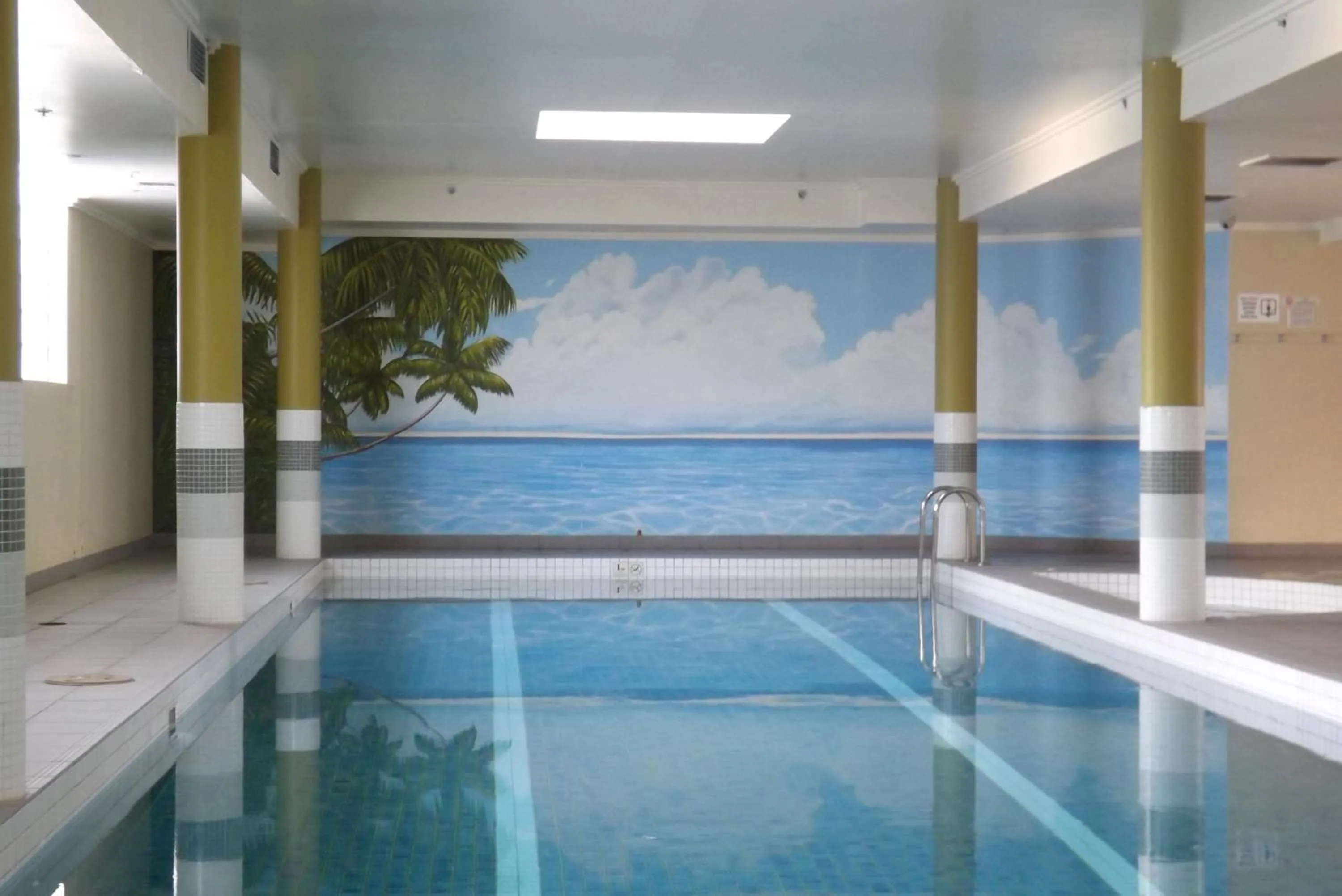 Swimming pool in Fiori Apartments