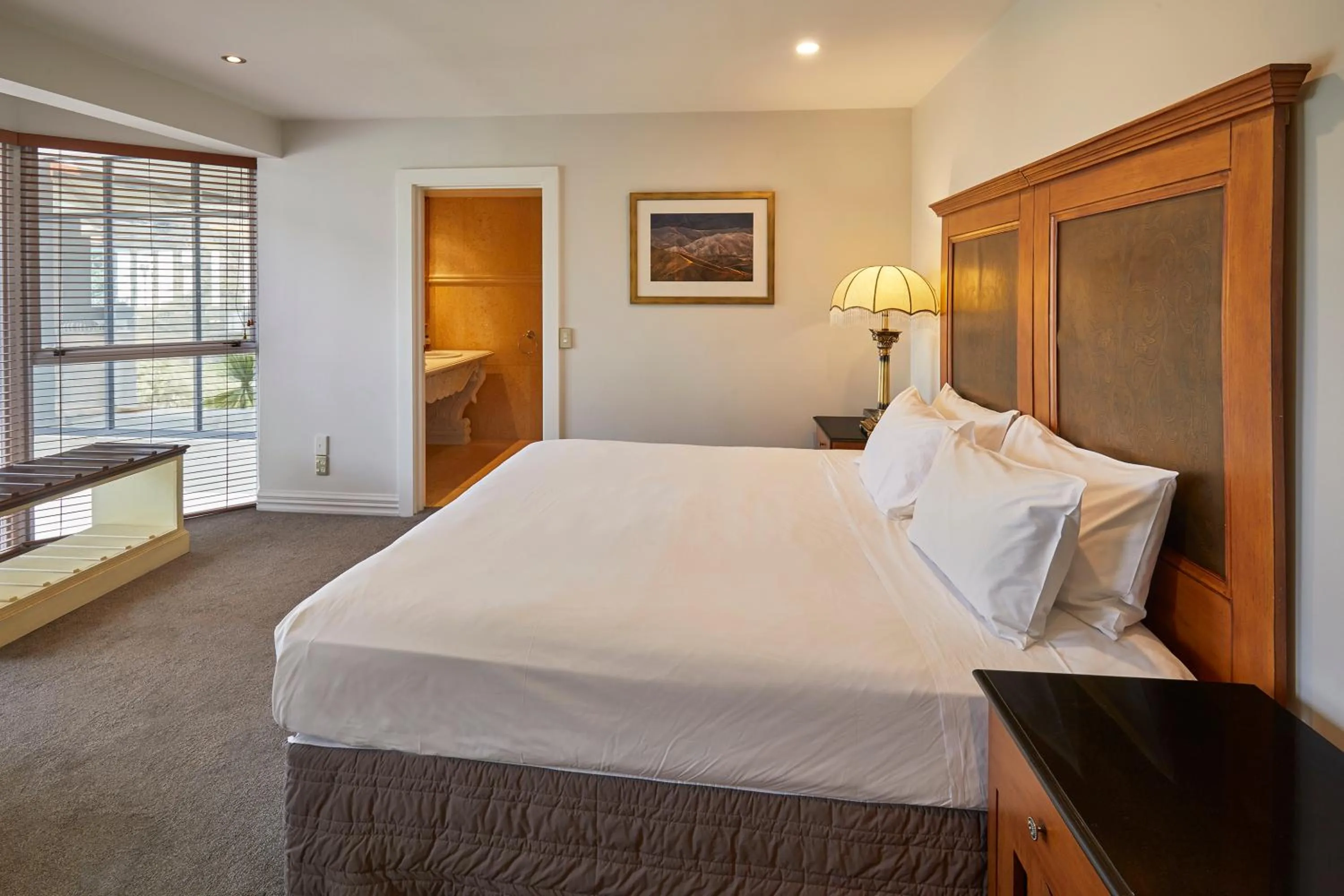 Bedroom in Nugget Point Hotel