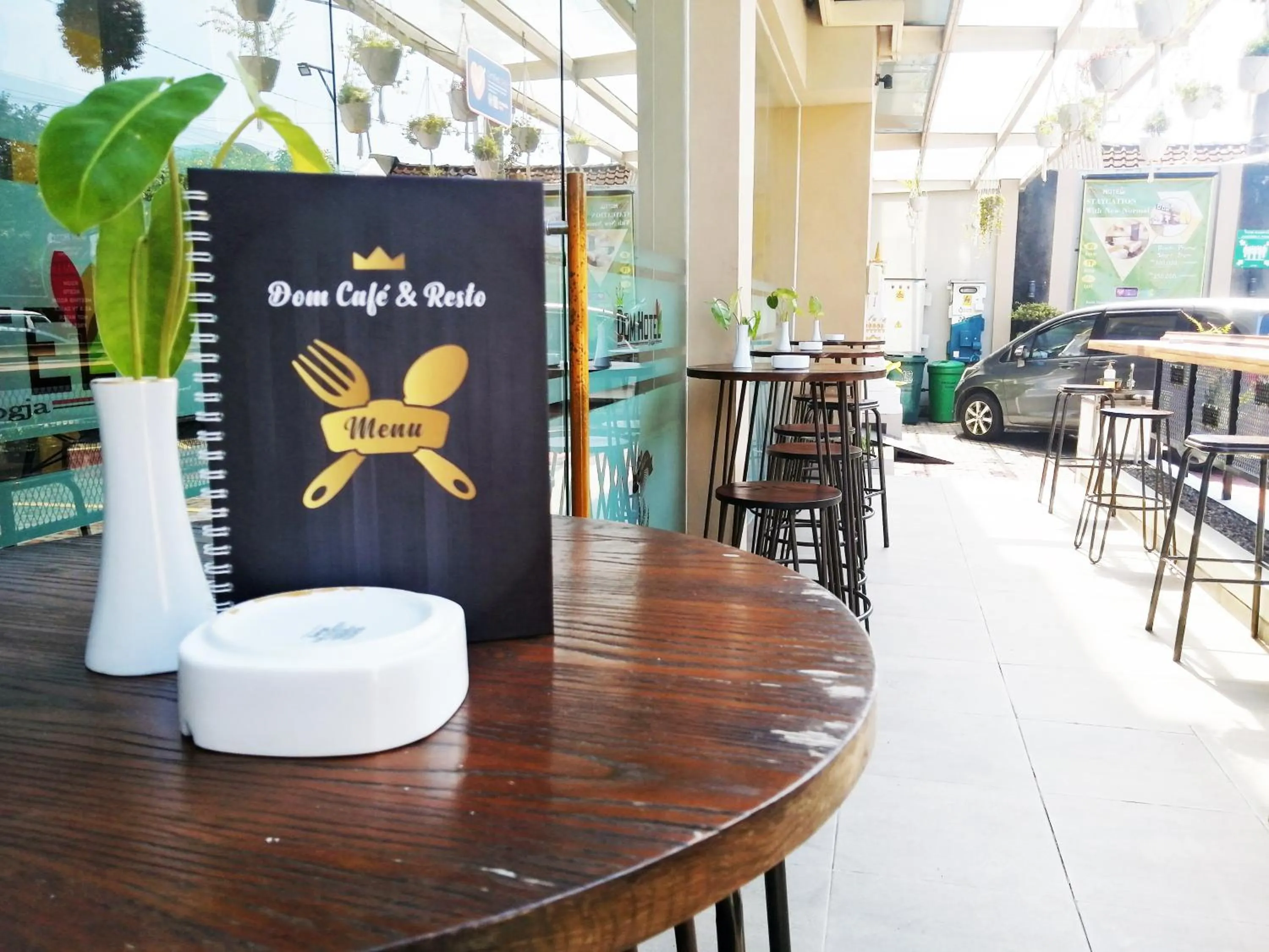 Restaurant/places to eat in DOM Hotel Jogja