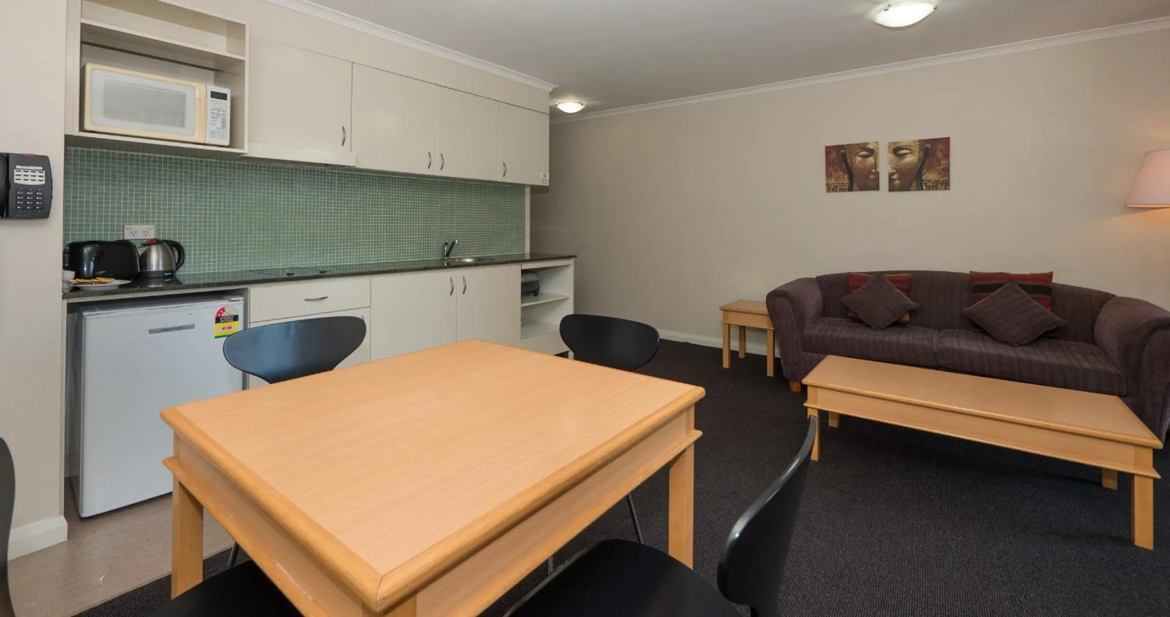 Dining area in Napoleon On Kent