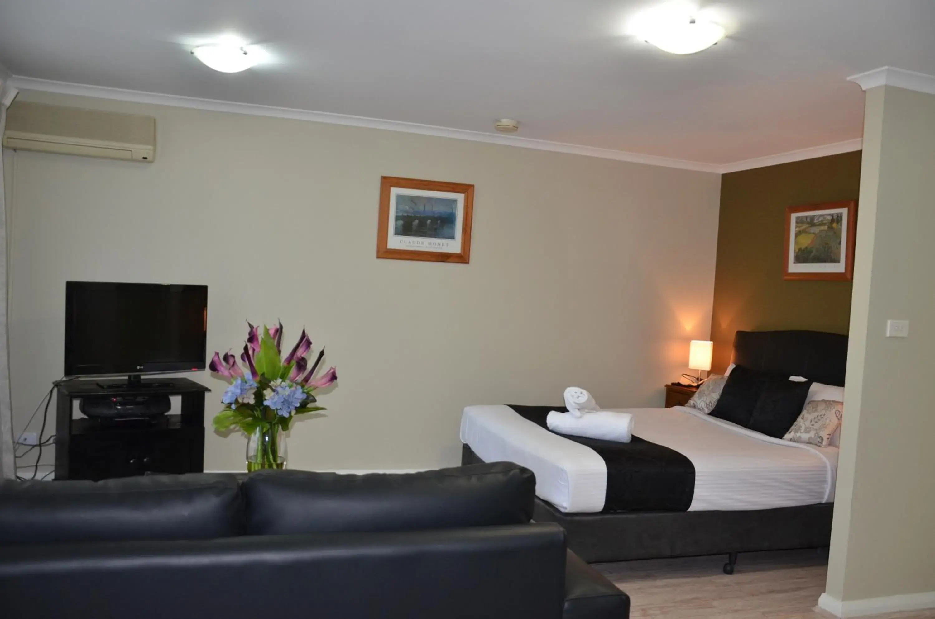 Bed in Napoleon On Kent Bed in Napoleon On Kent