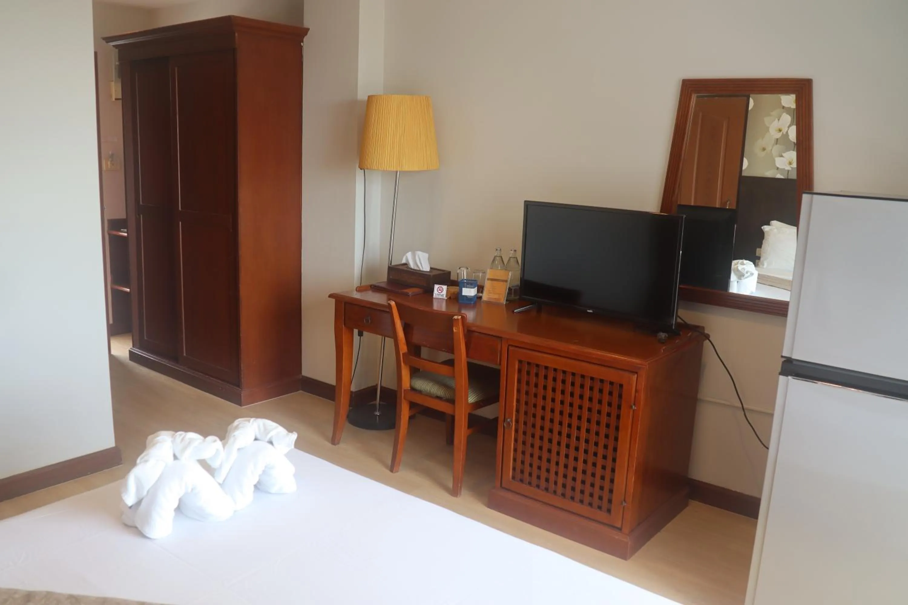 TV and multimedia, Bed in Inn House- SHA Extra Plus