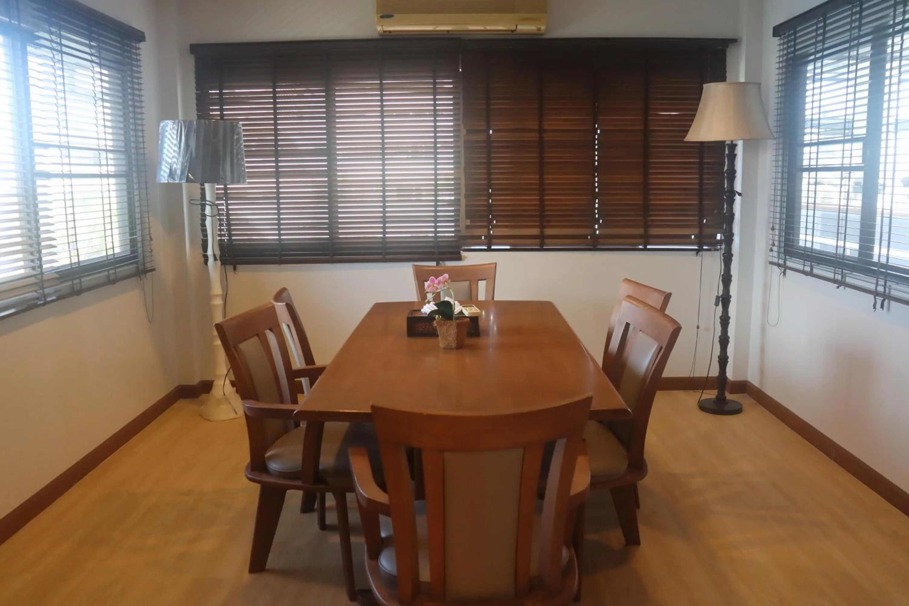 Seating area in Inn House- SHA Extra Plus