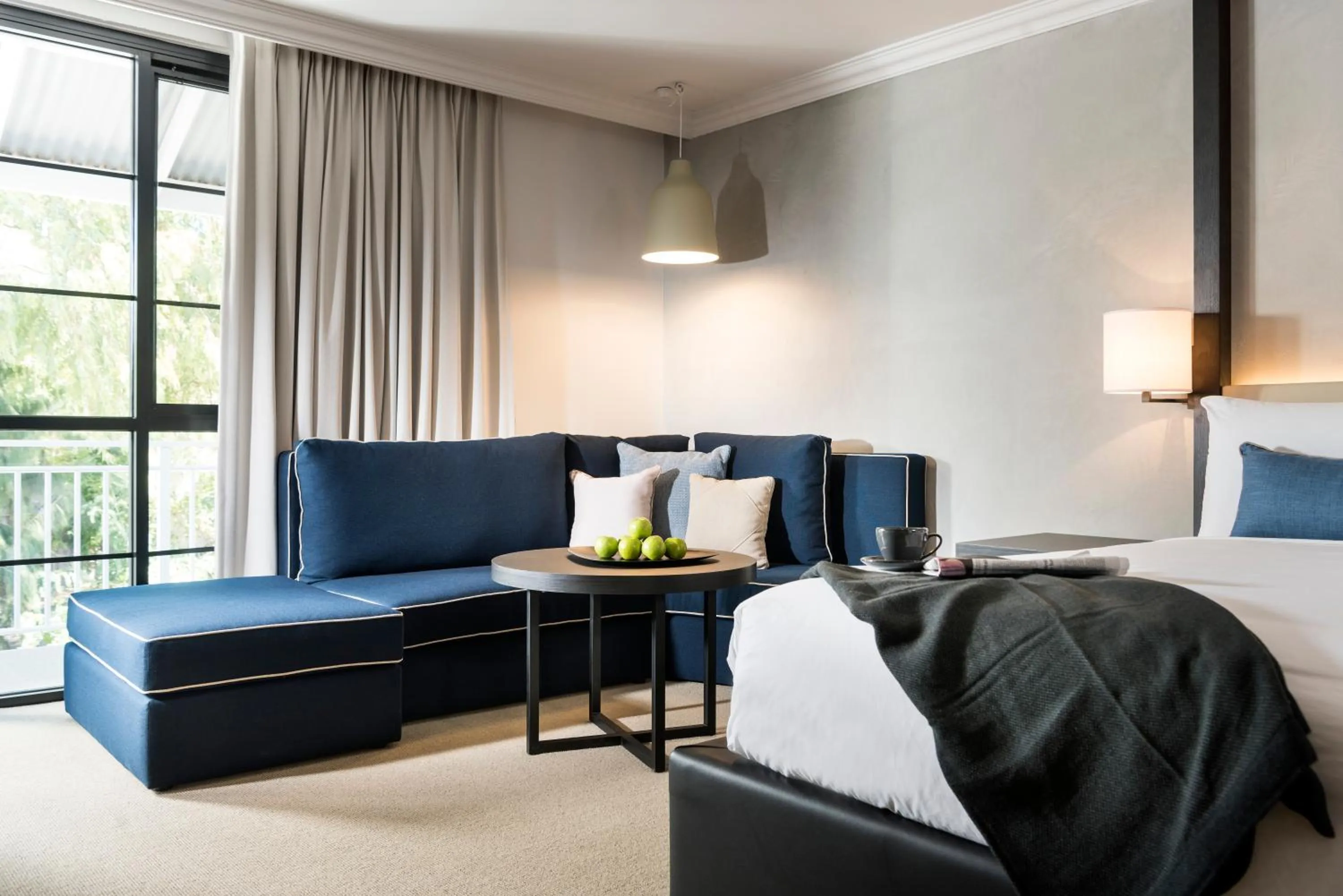 Photo of the whole room, Bed in Tradewinds Hotel and Suites Fremantle